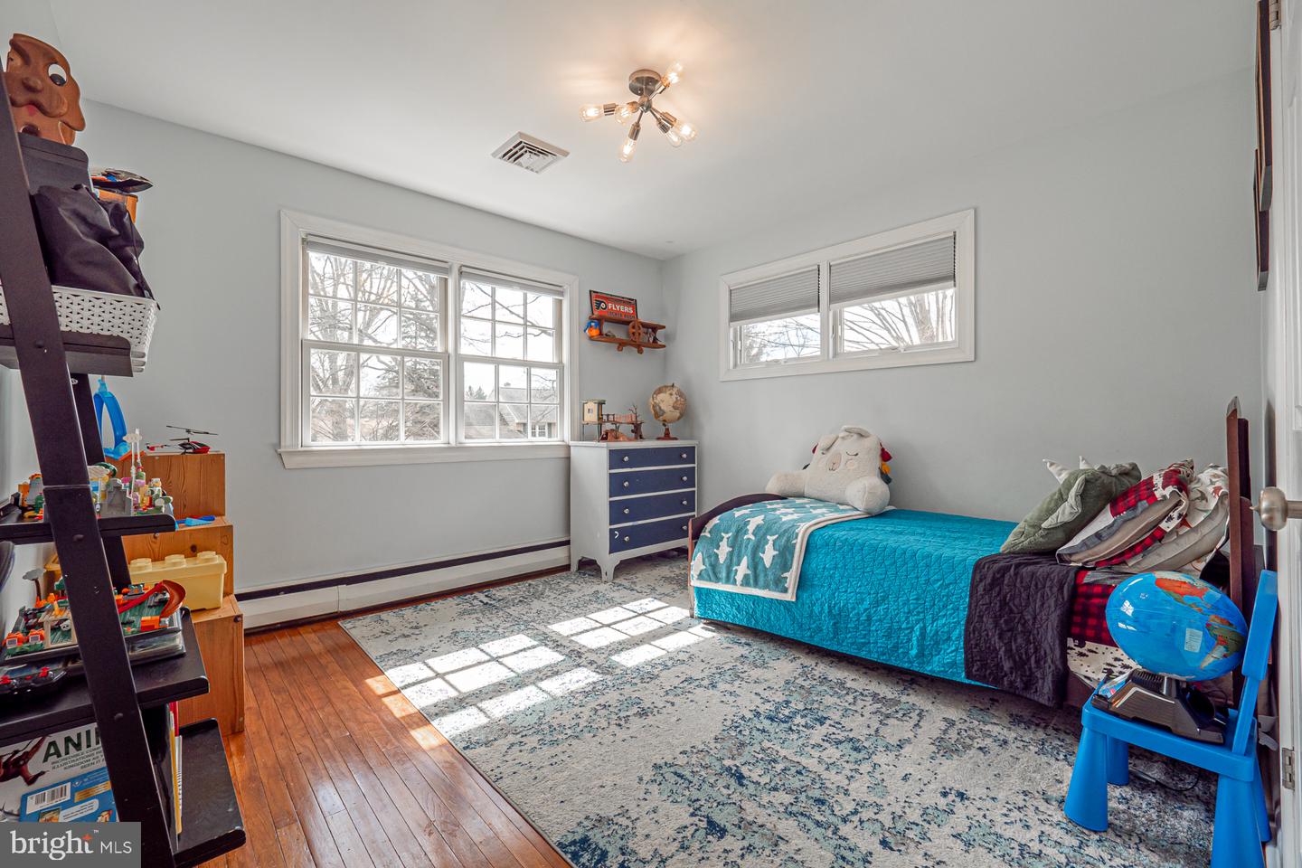 10 Queens Ave