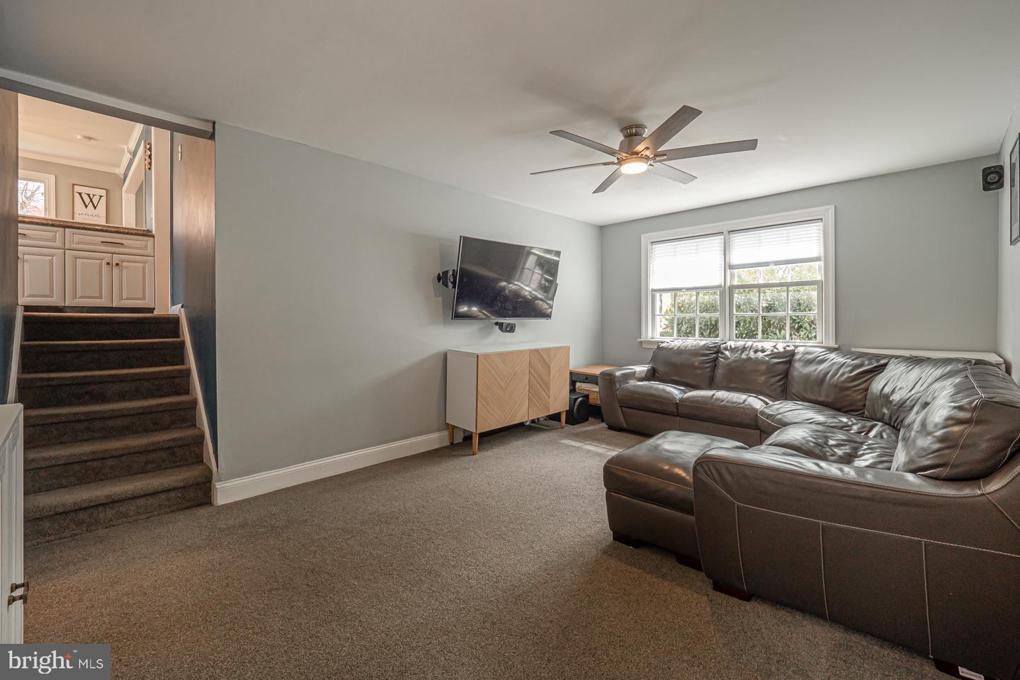 10 Queens Ave