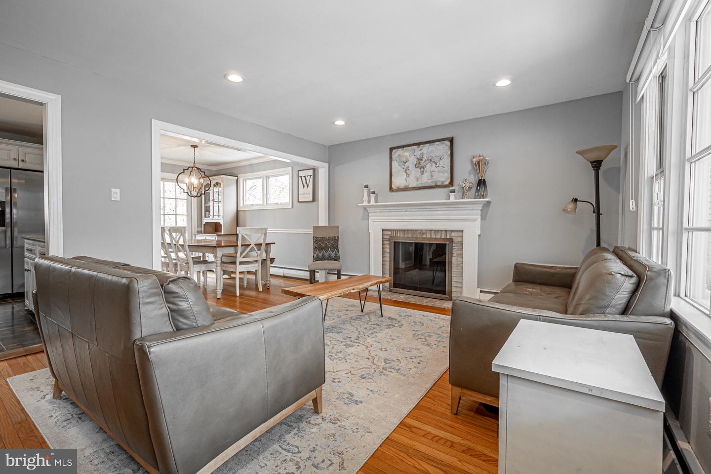 10 Queens Ave