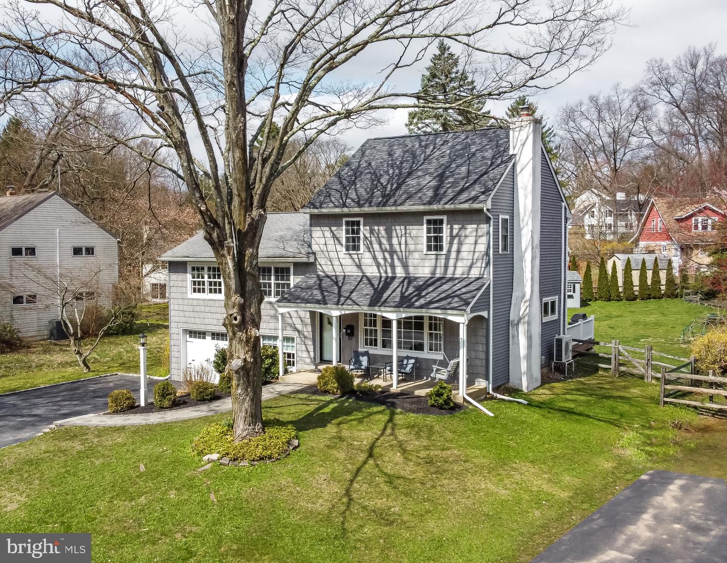 10 Queens Ave