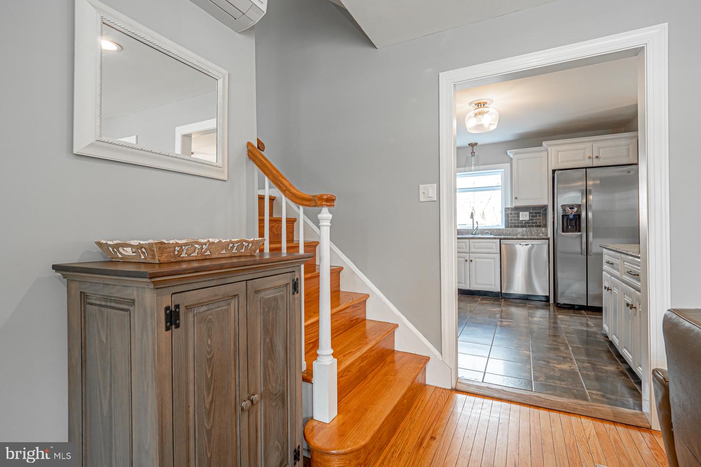 10 Queens Ave