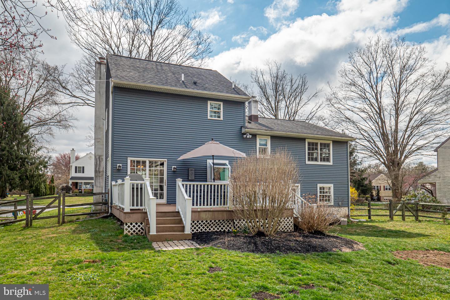 10 Queens Ave