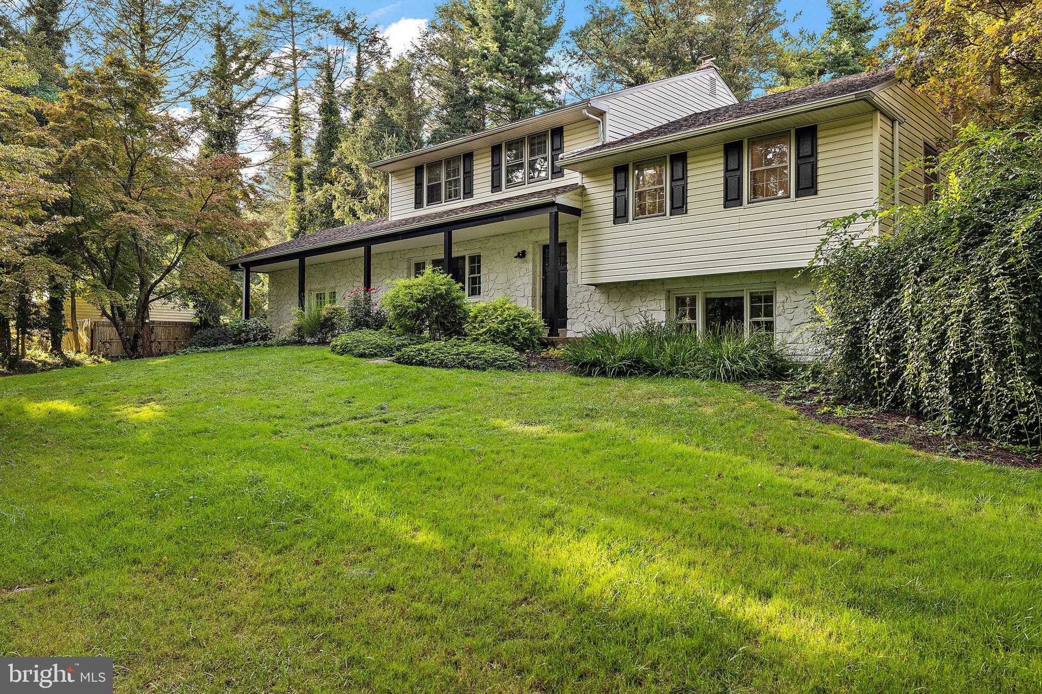 1421 Sugartown Rd
