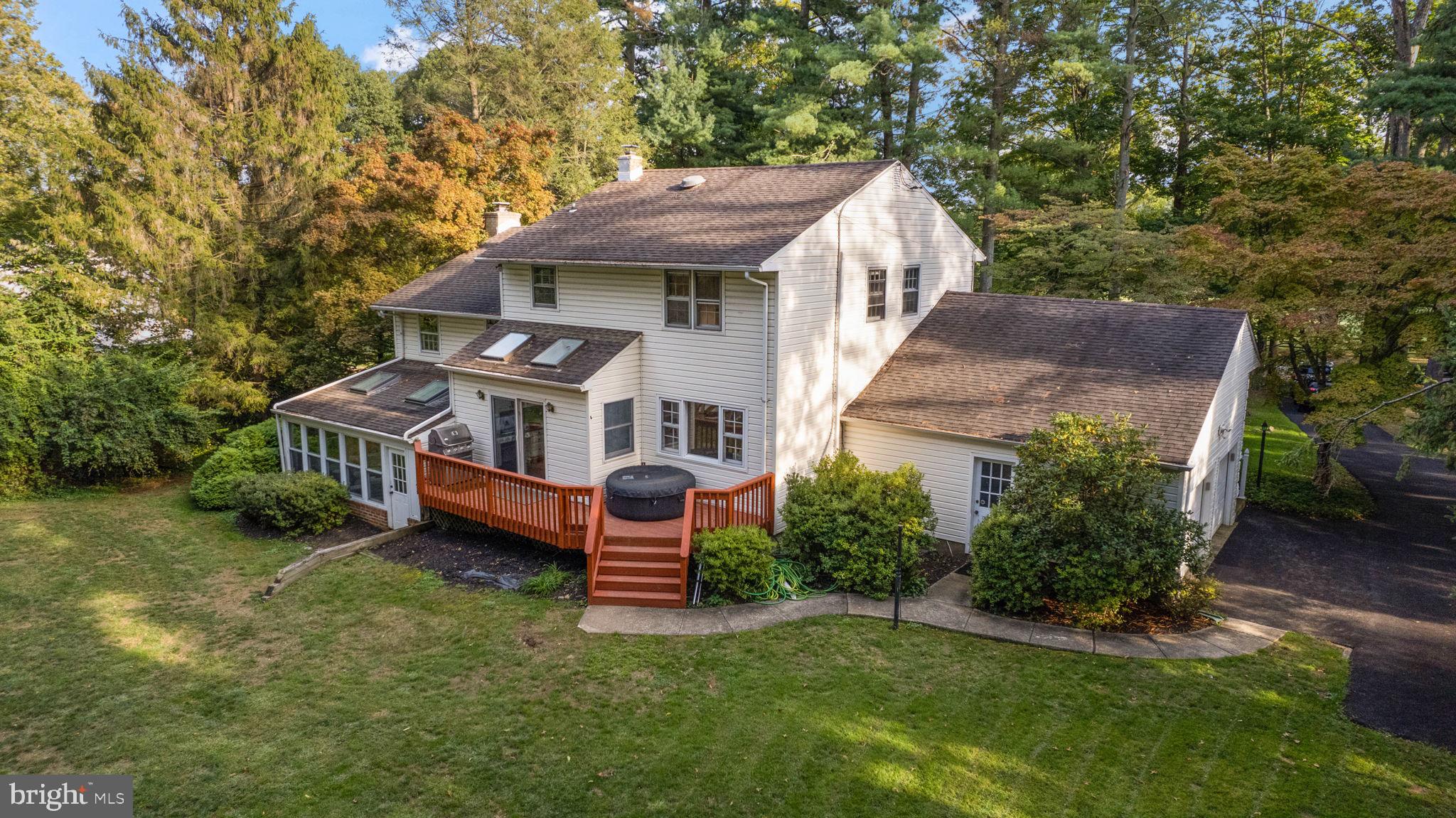 1421 Sugartown Rd