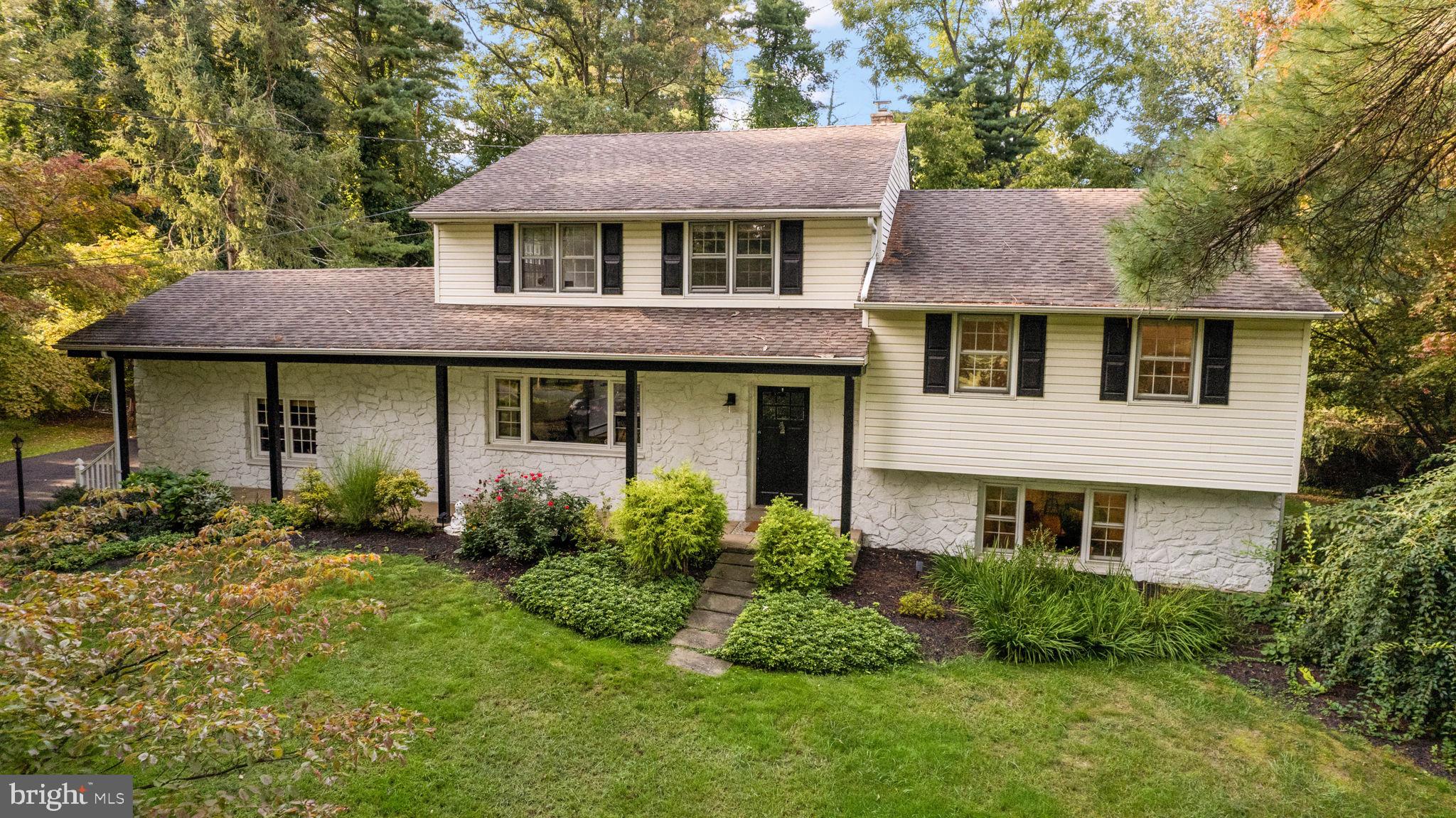 1421 Sugartown Rd