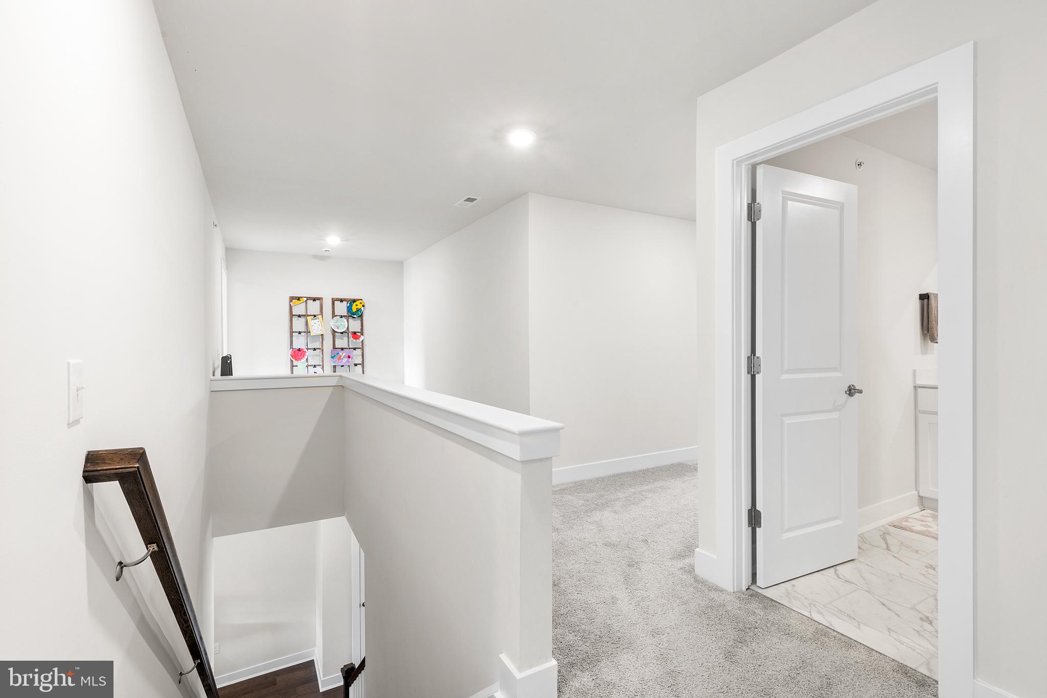 84 Ladbroke Dr