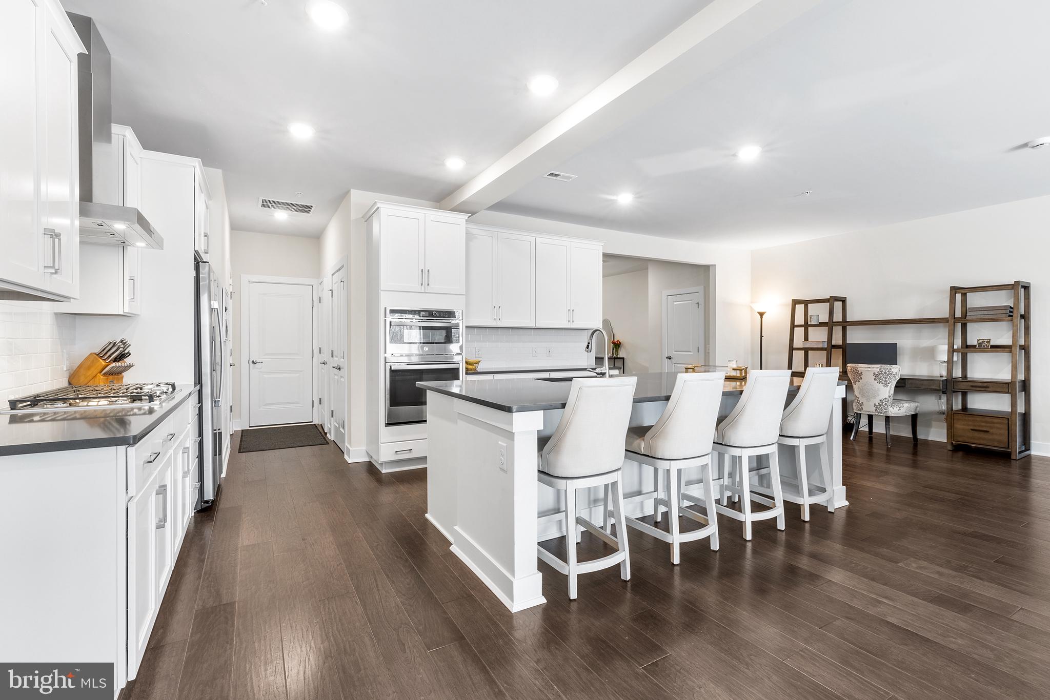 84 Ladbroke Dr