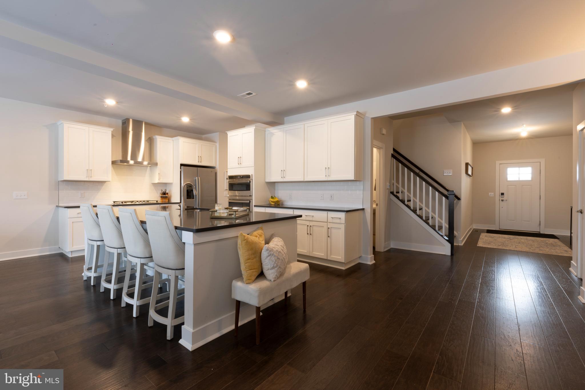 84 Ladbroke Dr