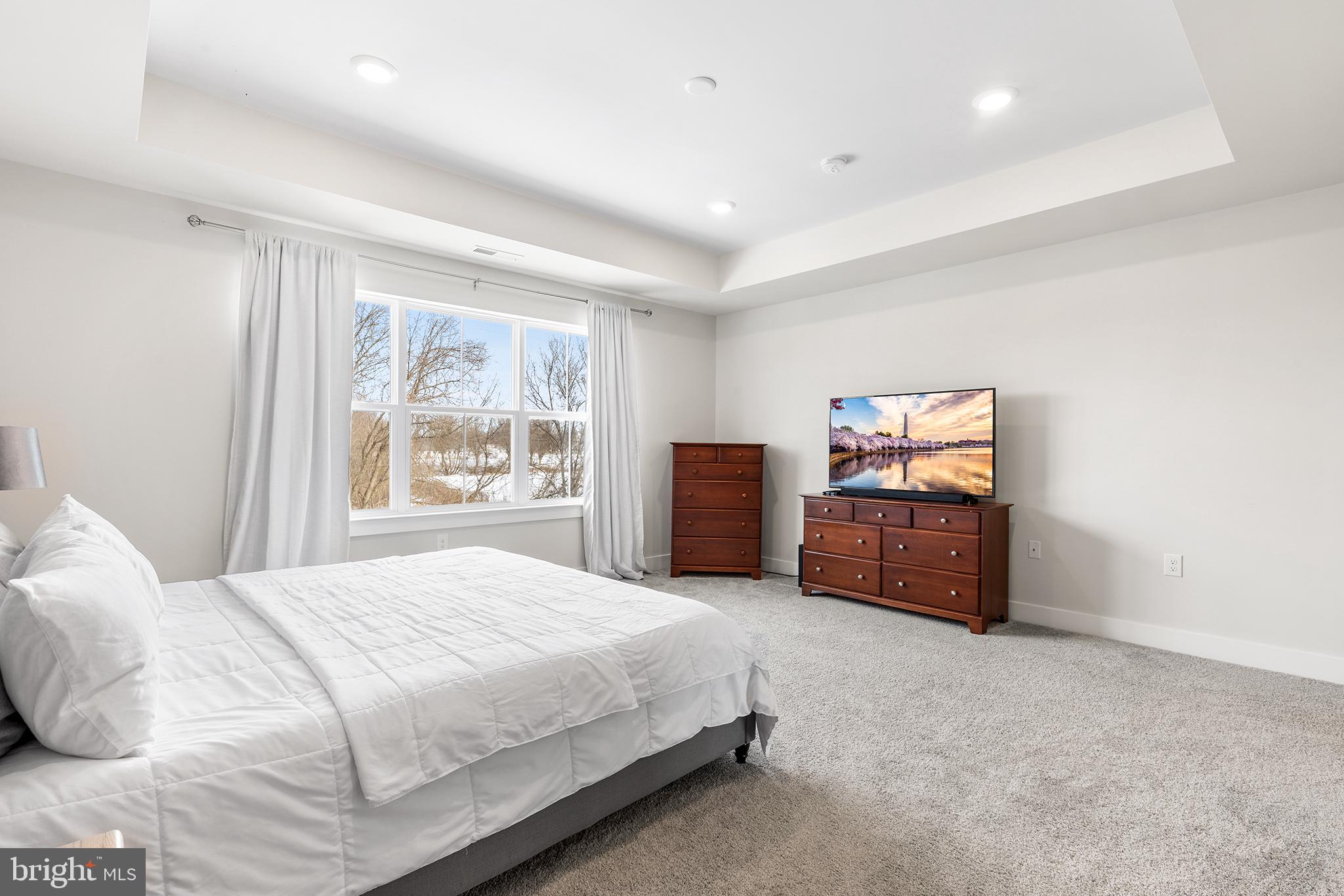 84 Ladbroke Dr