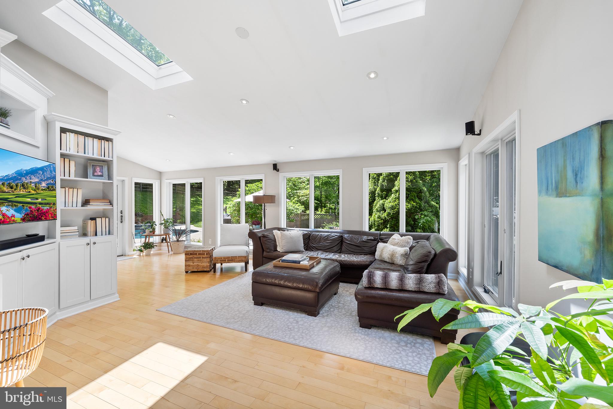 2 Fairhill Cir