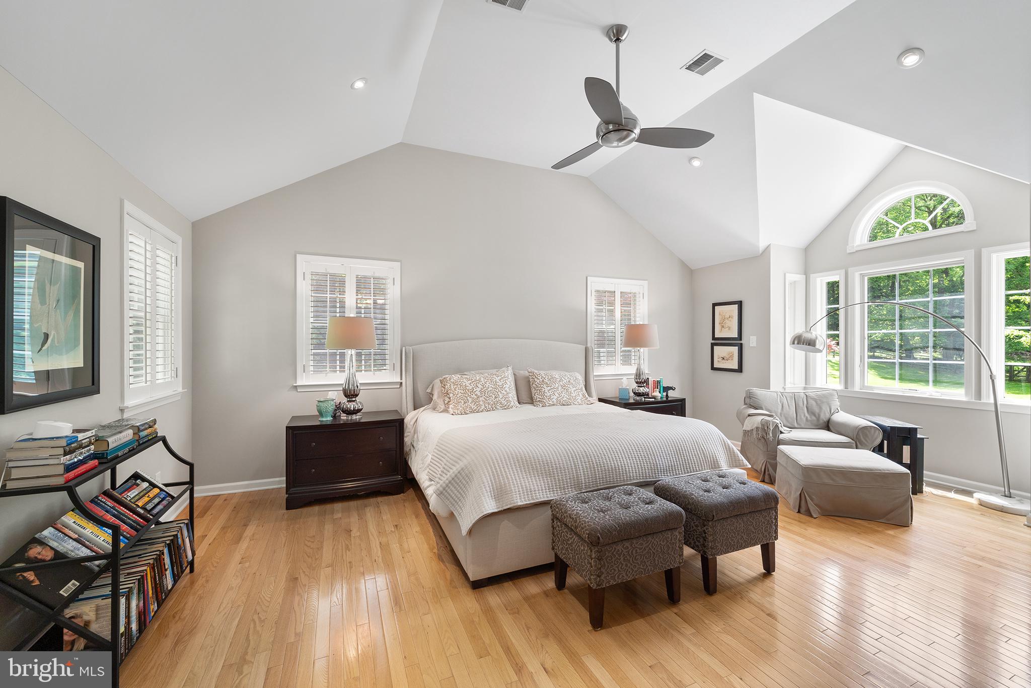 2 Fairhill Cir