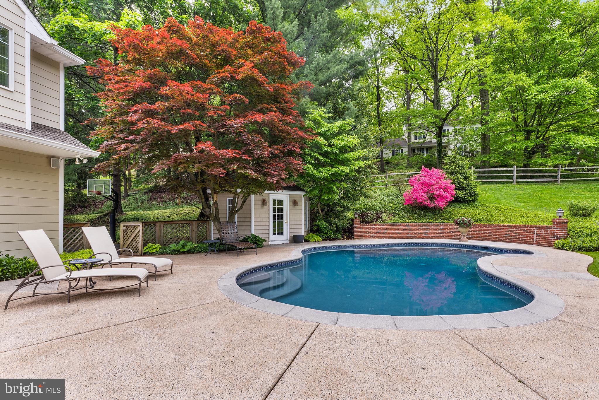 2 Fairhill Cir