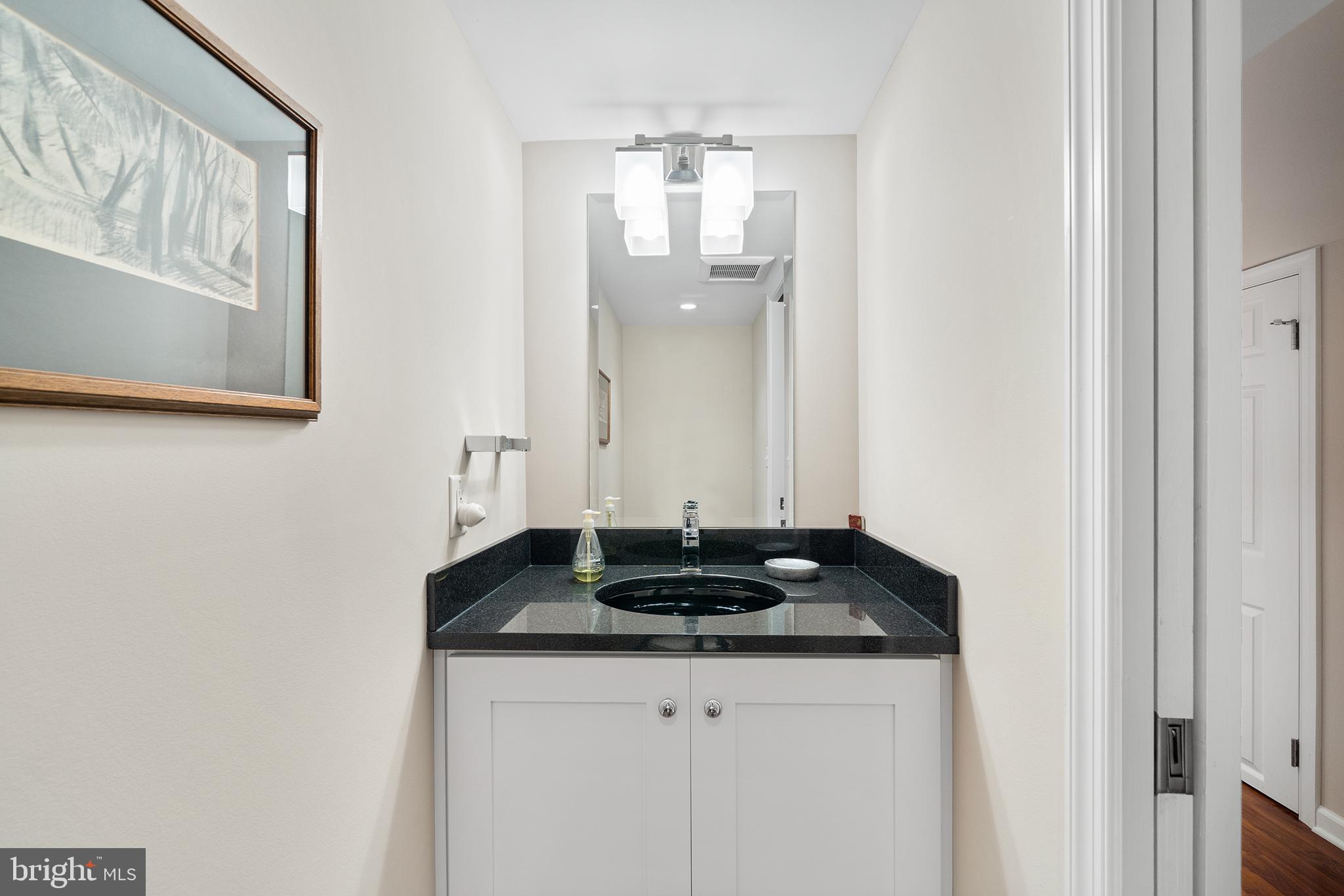 2 Fairhill Cir