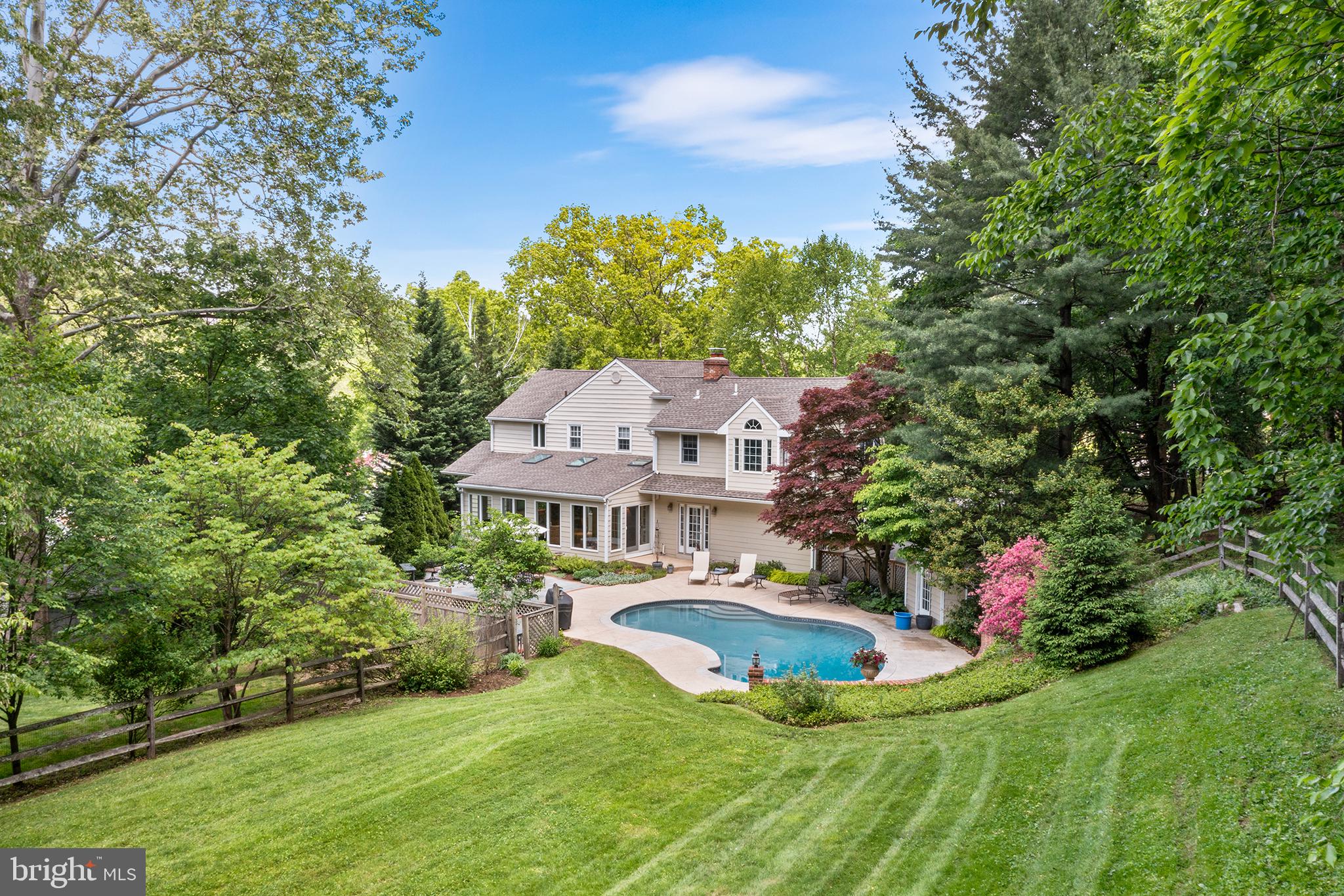2 Fairhill Cir