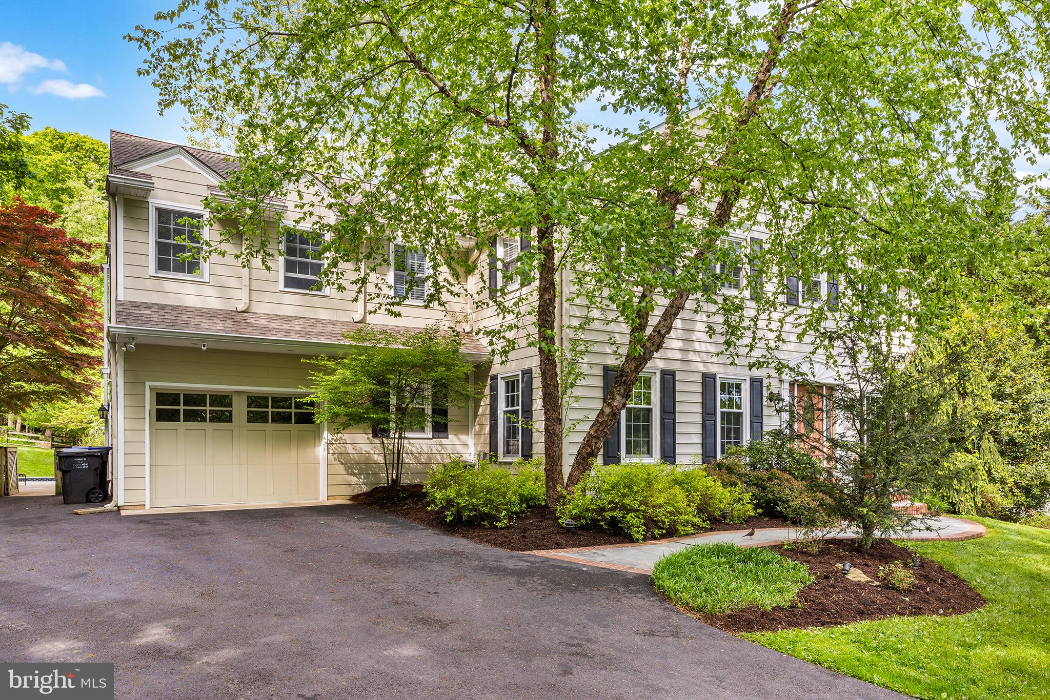 2 Fairhill Cir