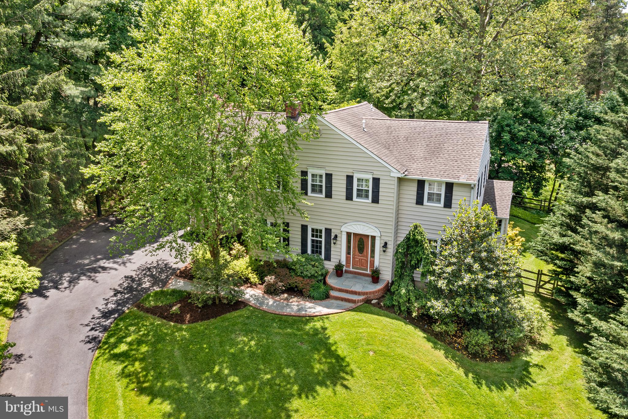 2 Fairhill Cir