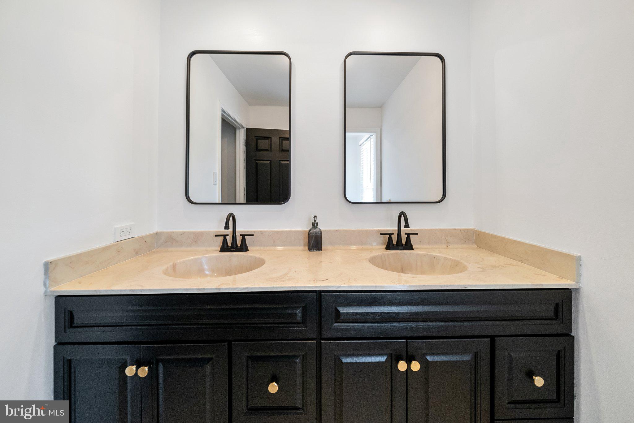 1113 Cotswold Ln
