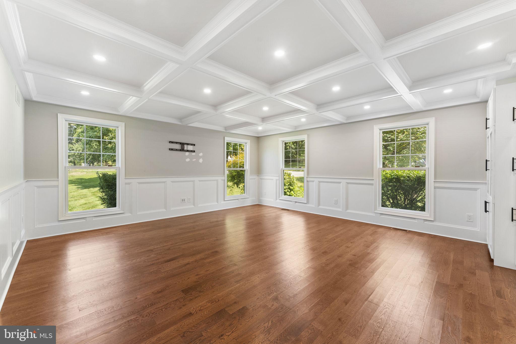 1 Rosewood Cir