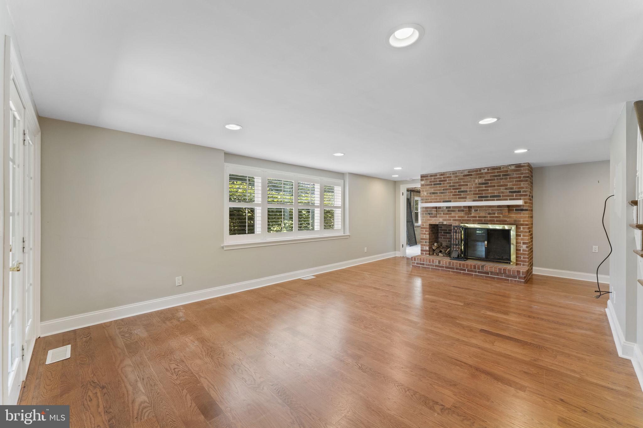 1 Rosewood Cir