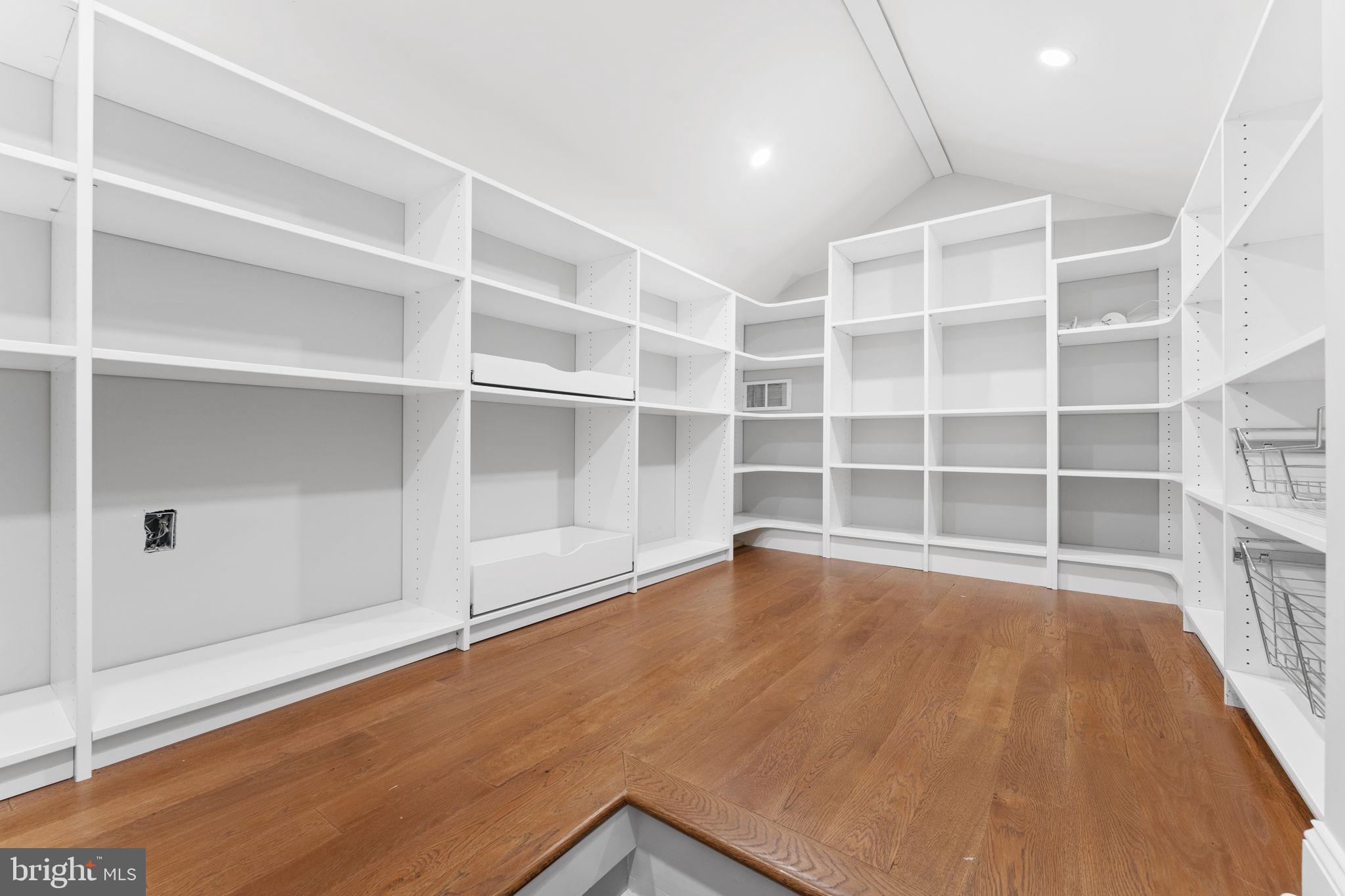 1 Rosewood Cir