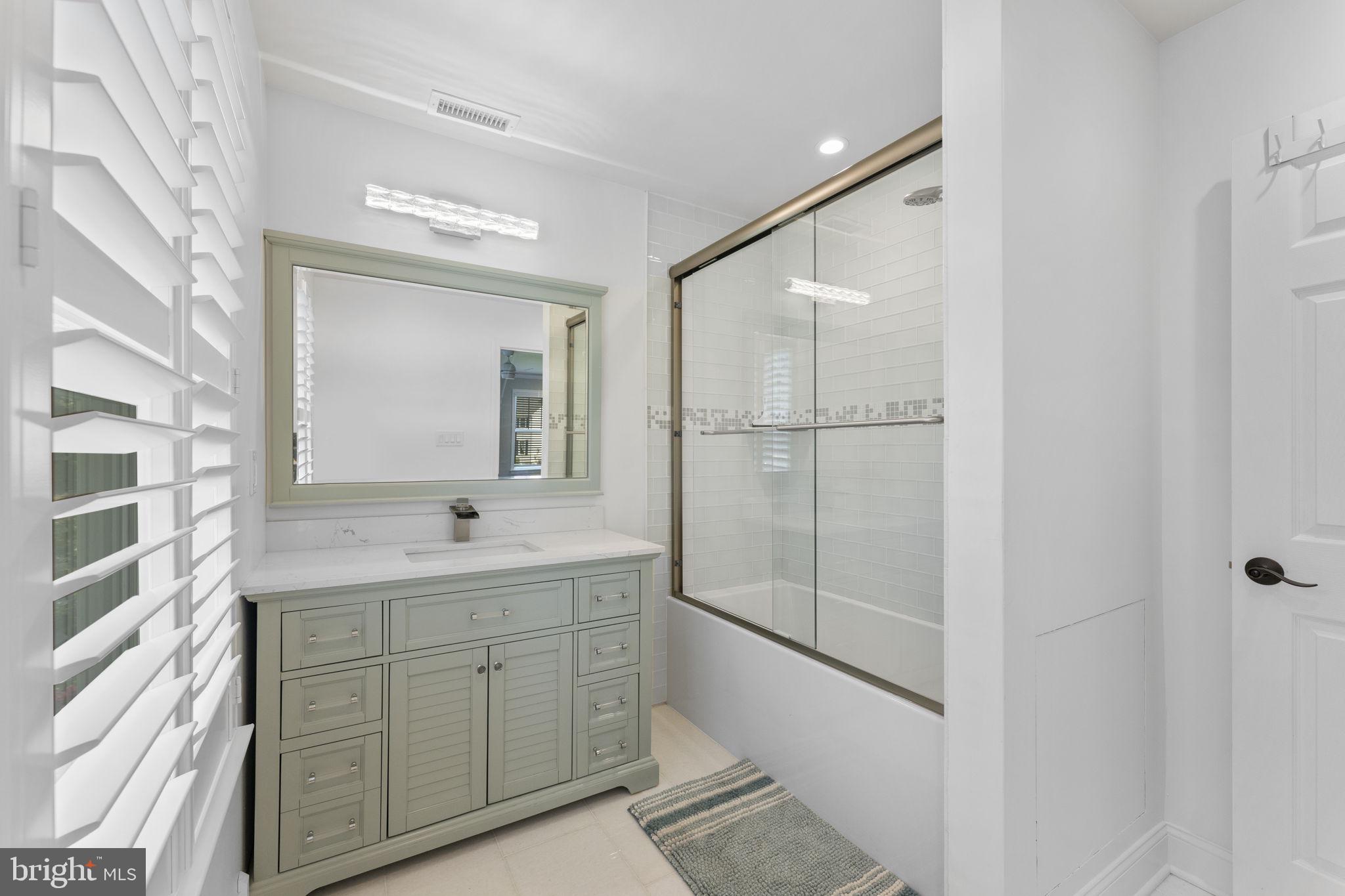 1 Rosewood Cir