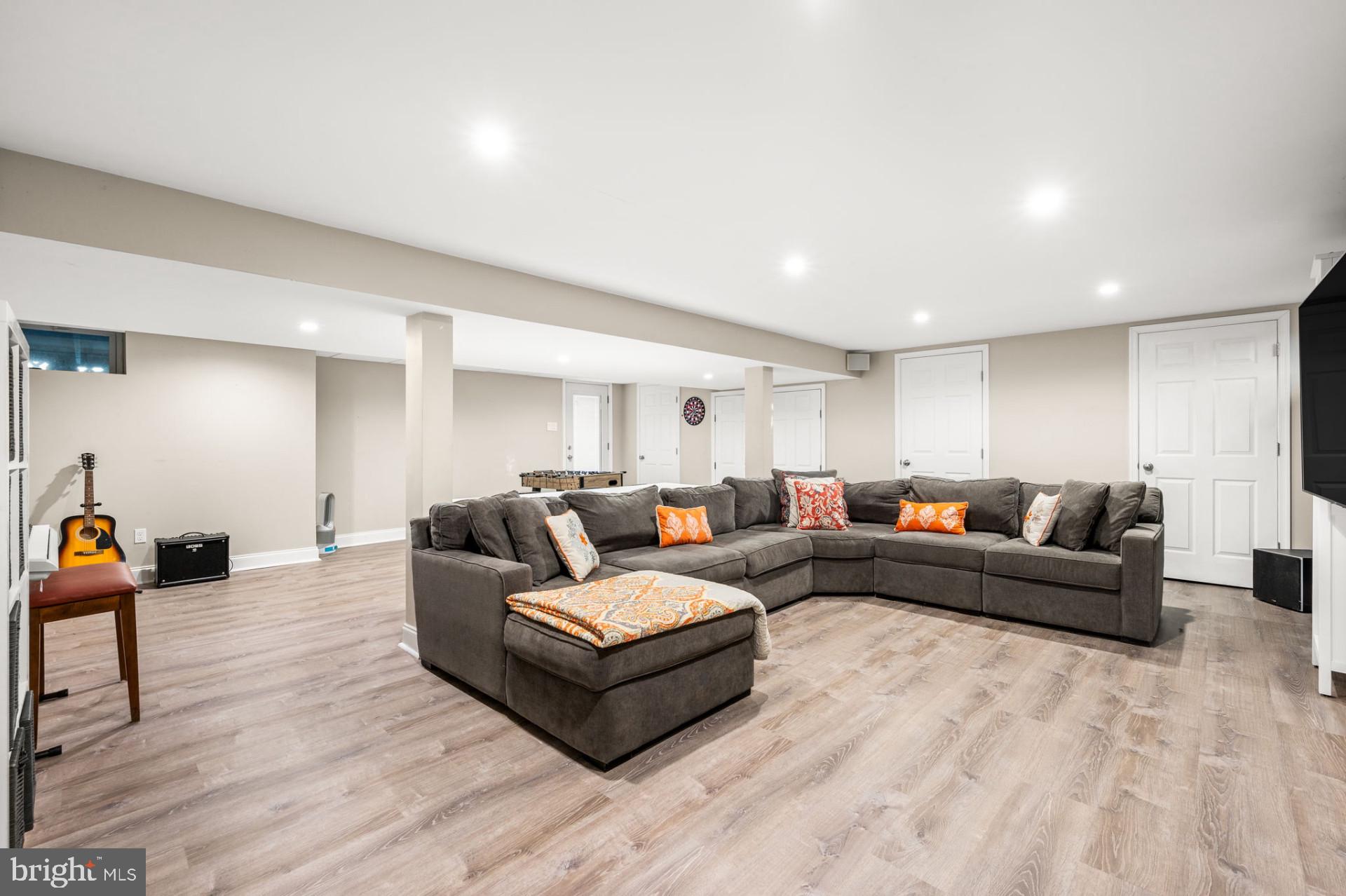 23 Collegeview Dr