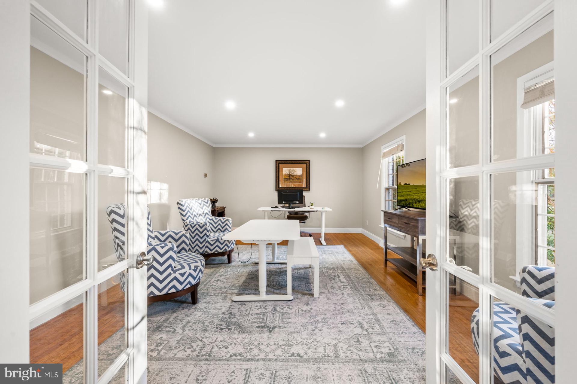23 Collegeview Dr