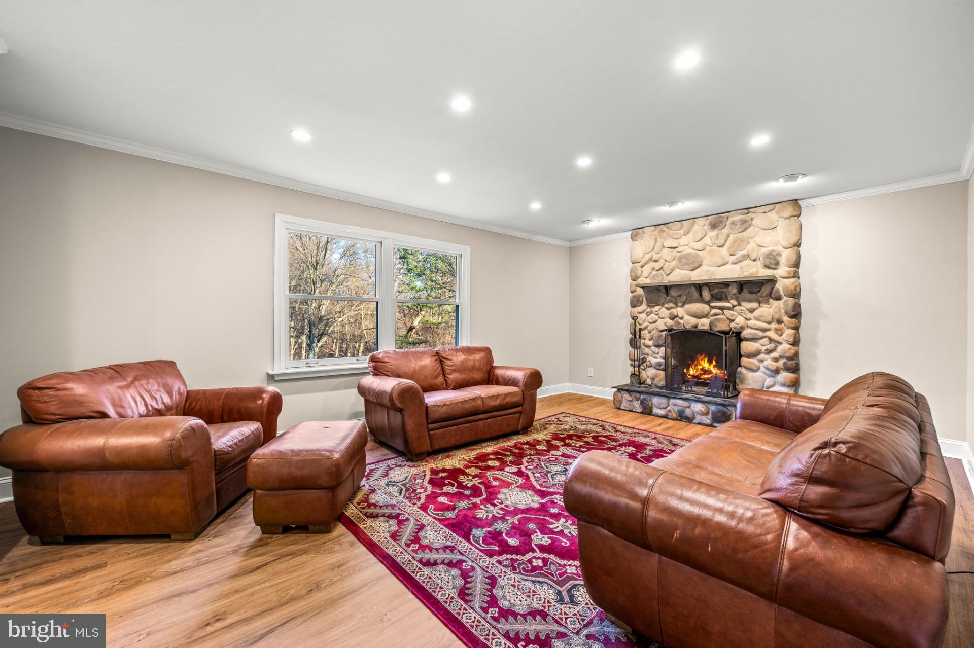 23 Collegeview Dr