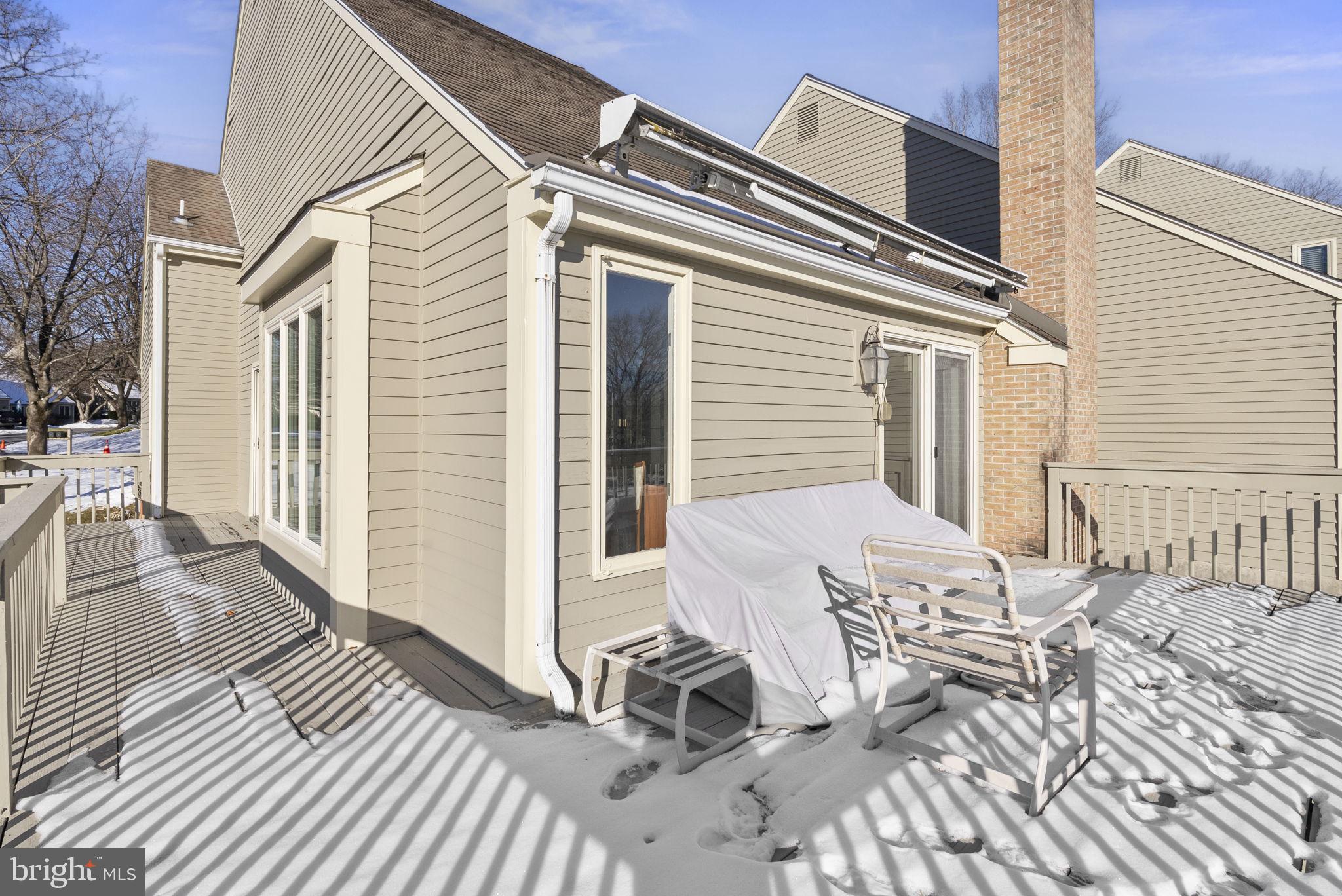 1135 Mews Ln