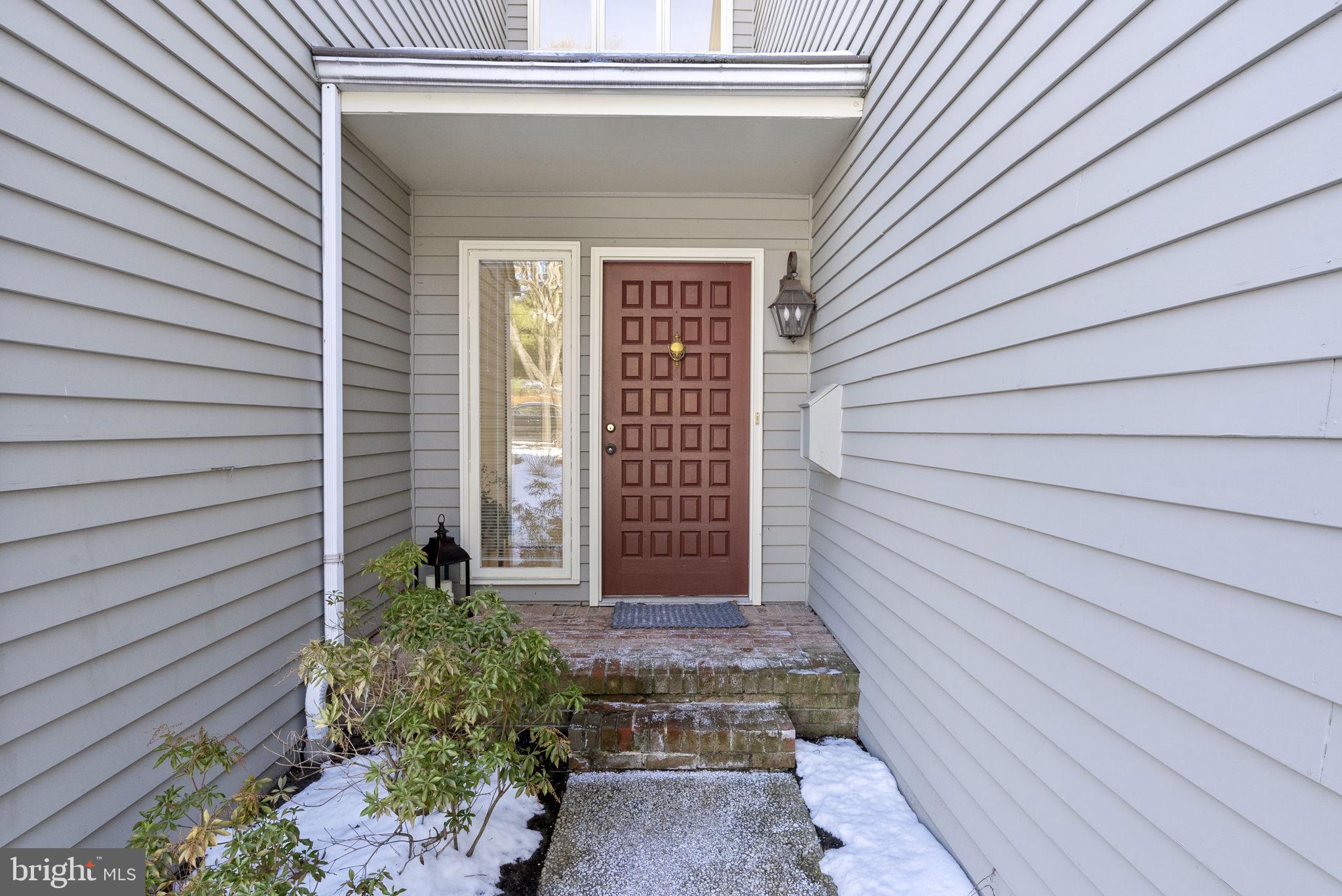 1135 Mews Ln