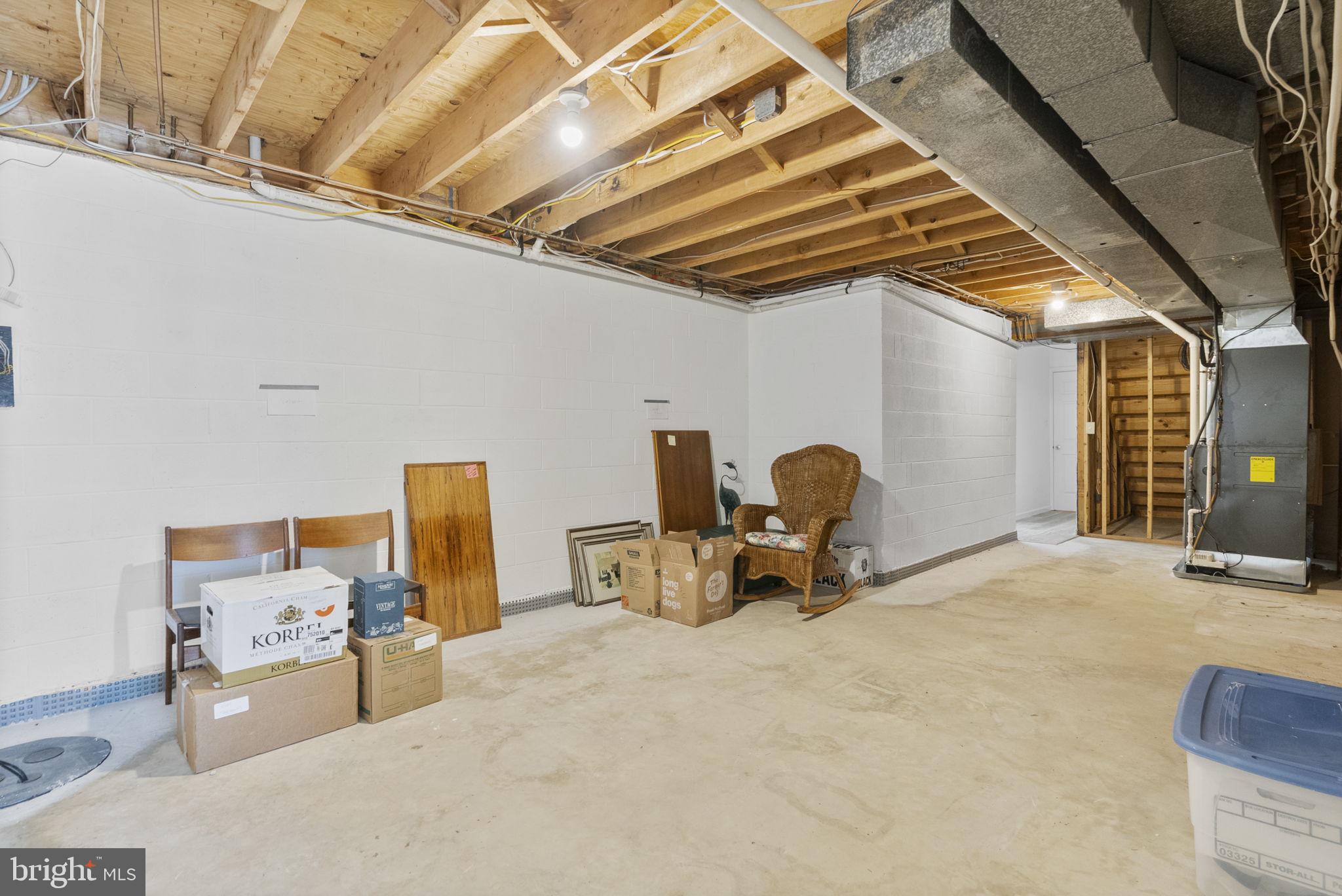 1135 Mews Ln