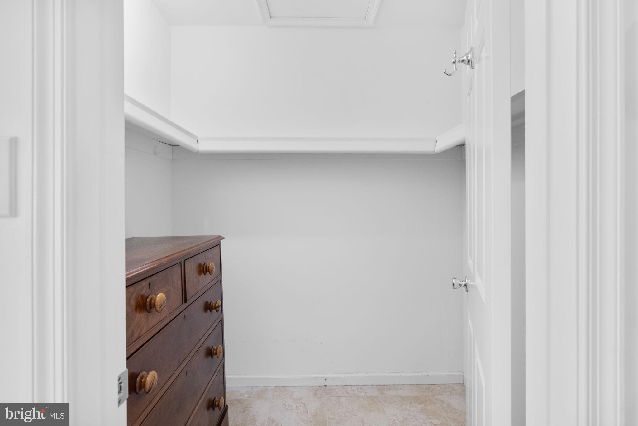1135 Mews Ln