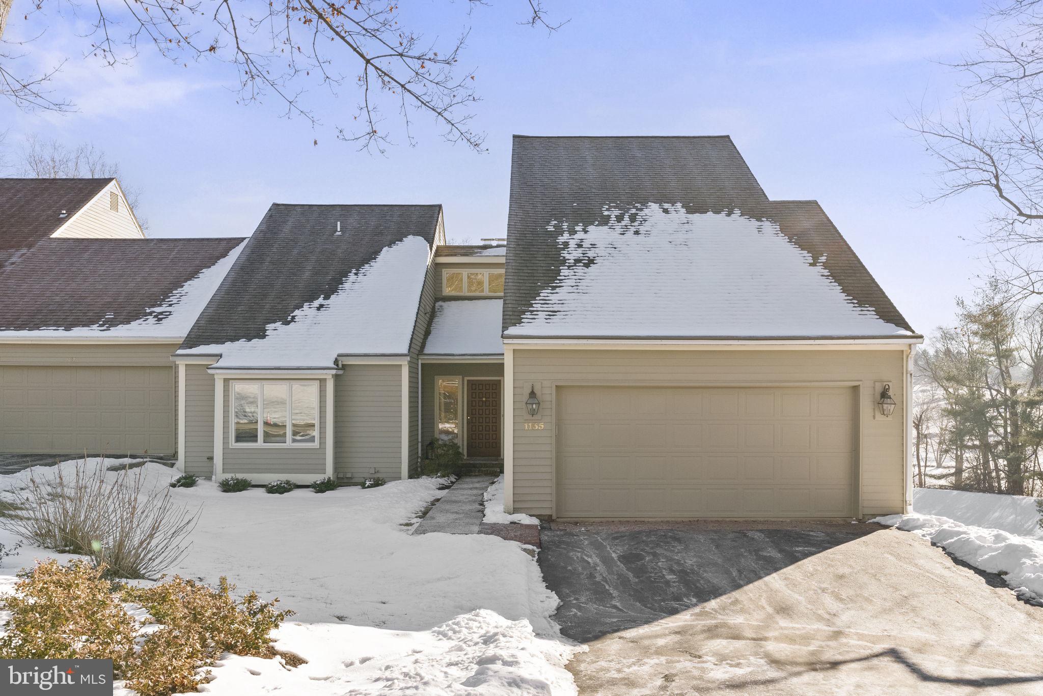 1135 Mews Ln