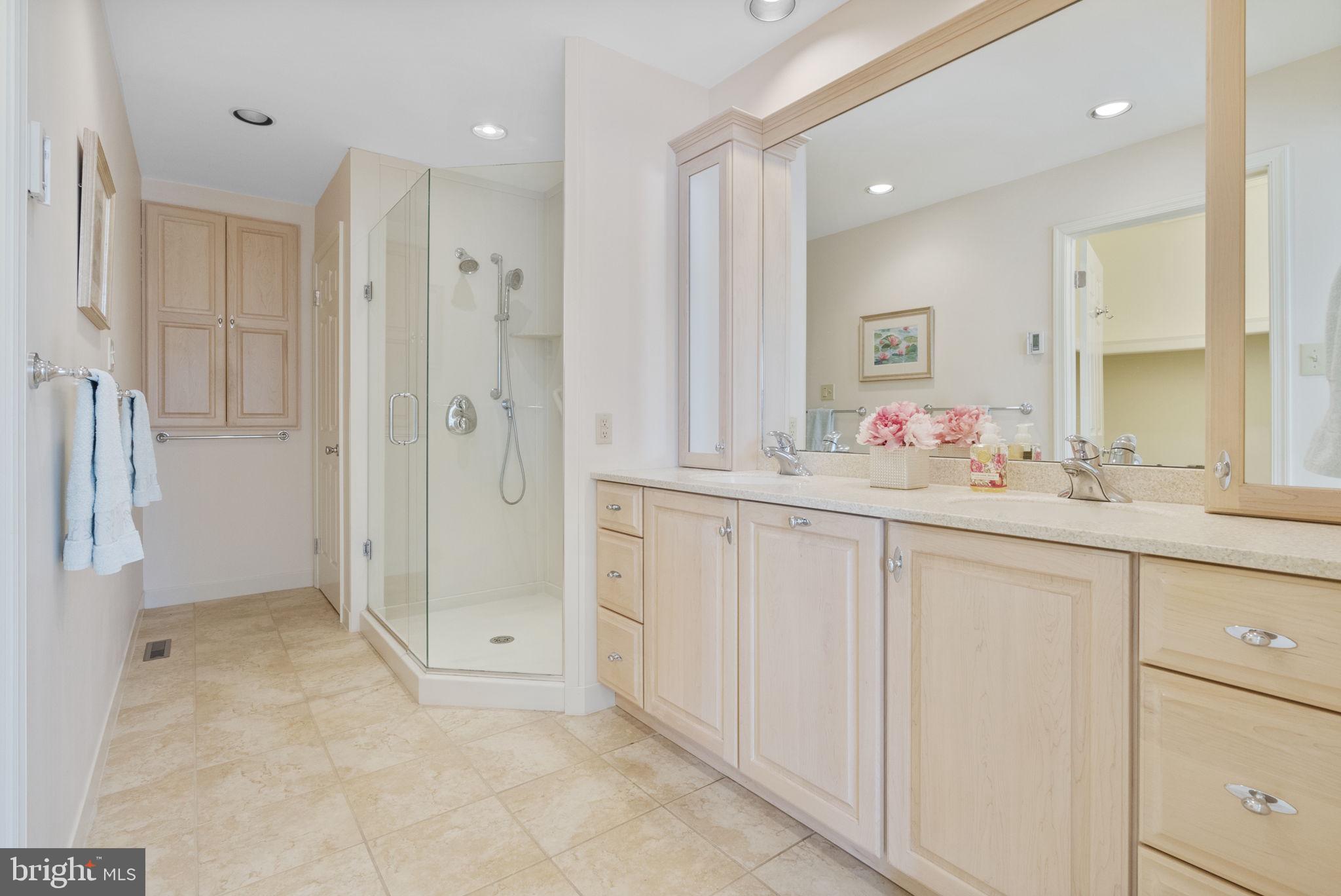 1135 Mews Ln