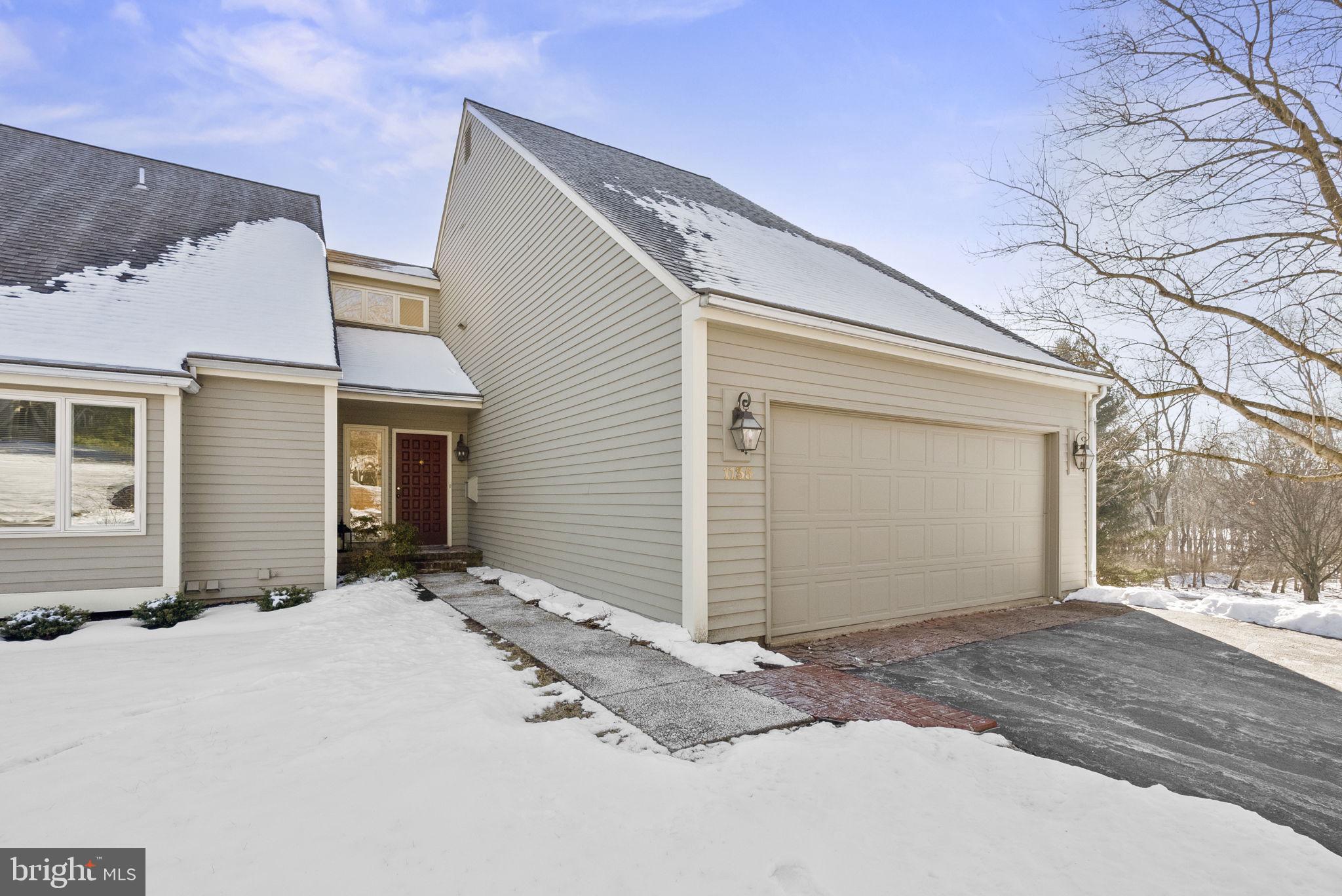 1135 Mews Ln
