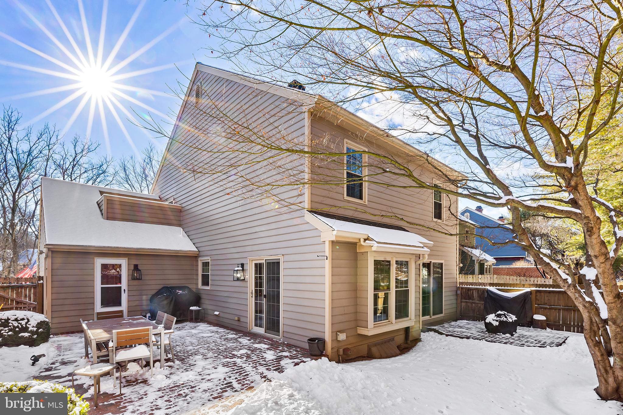 215 Cohasset Ln