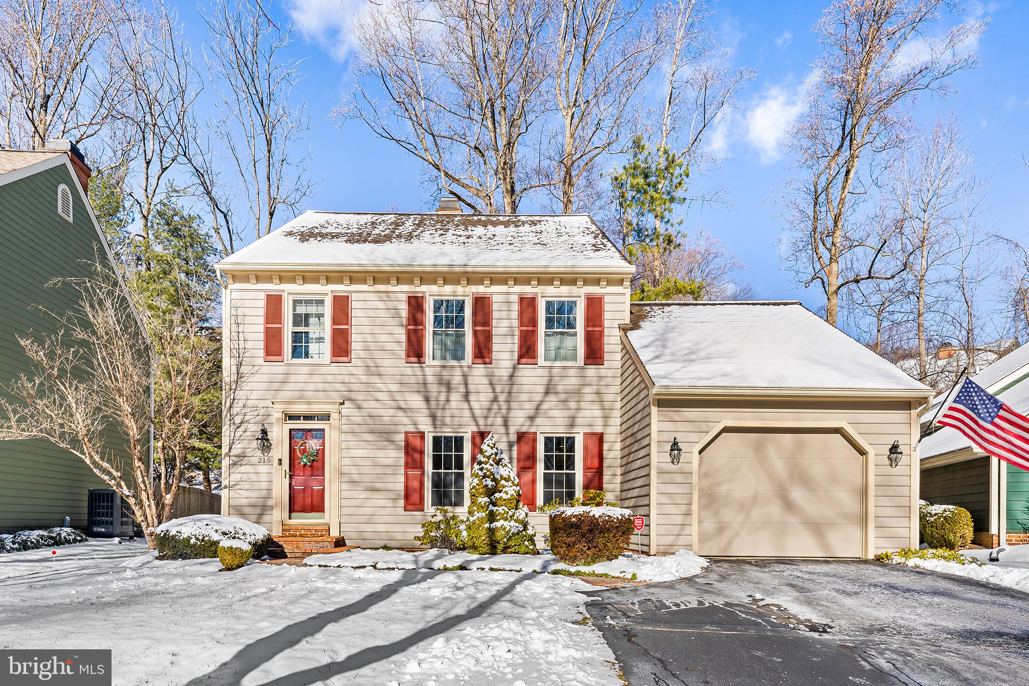 215 Cohasset Ln