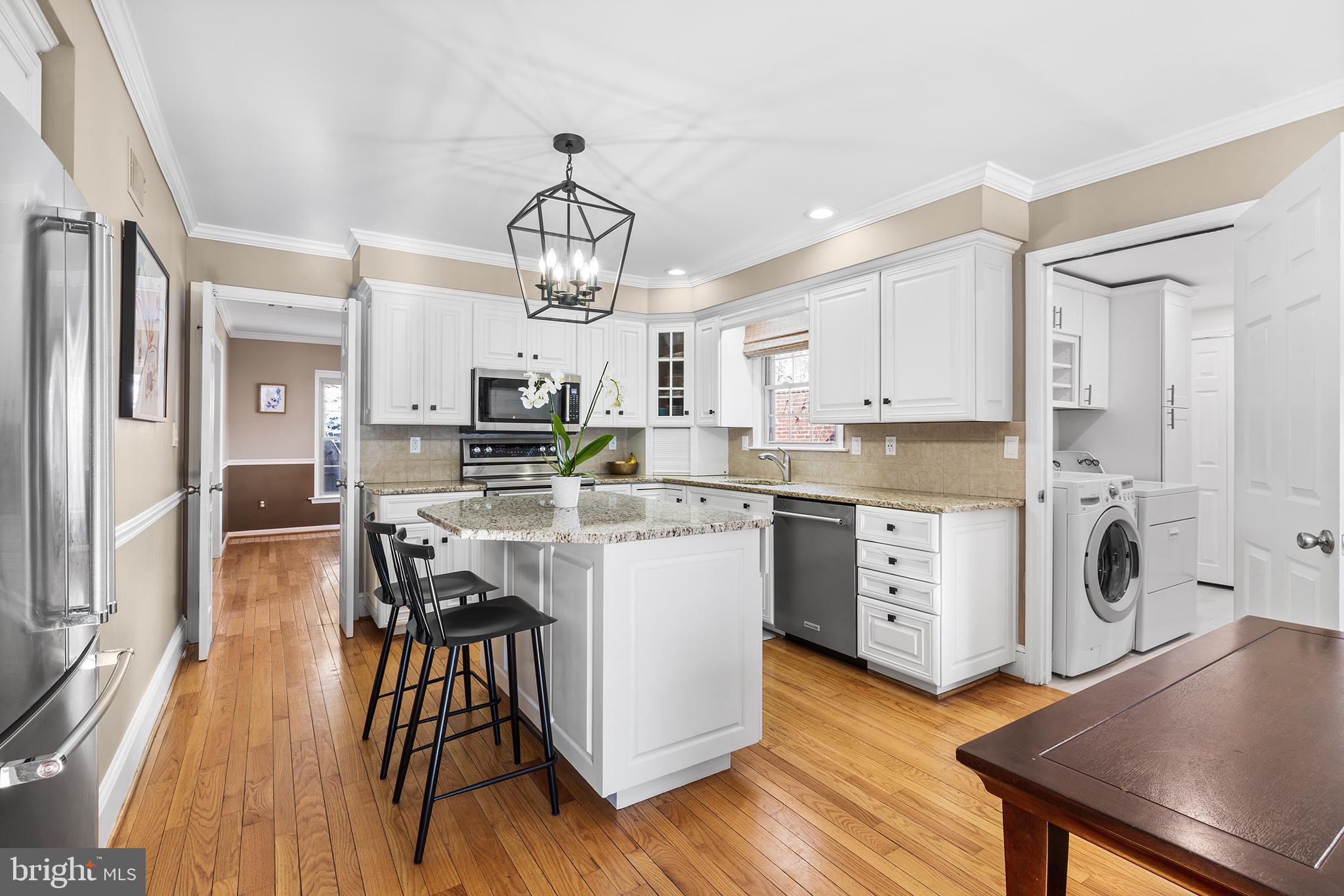 215 Cohasset Ln