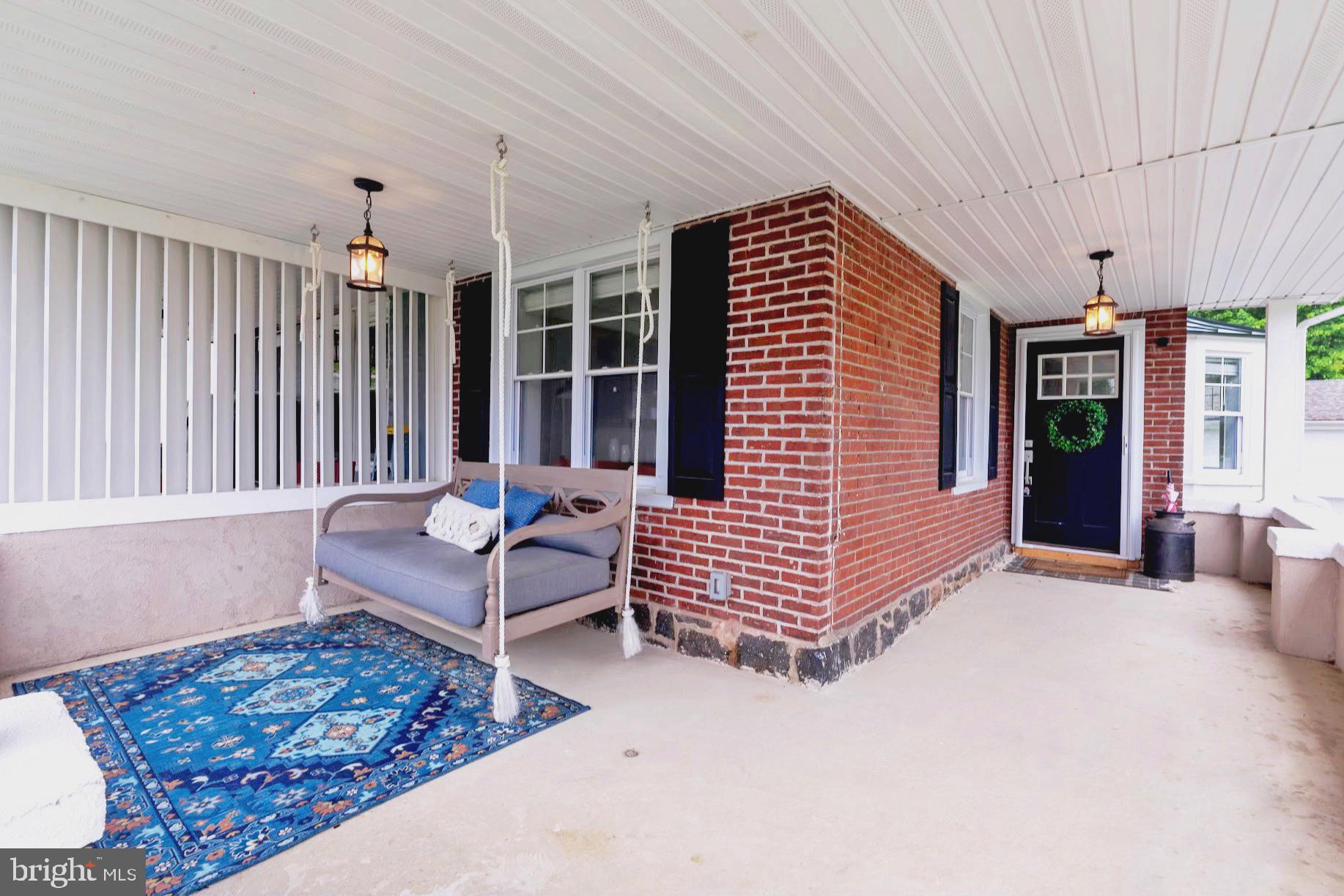 262 Poplar Ave