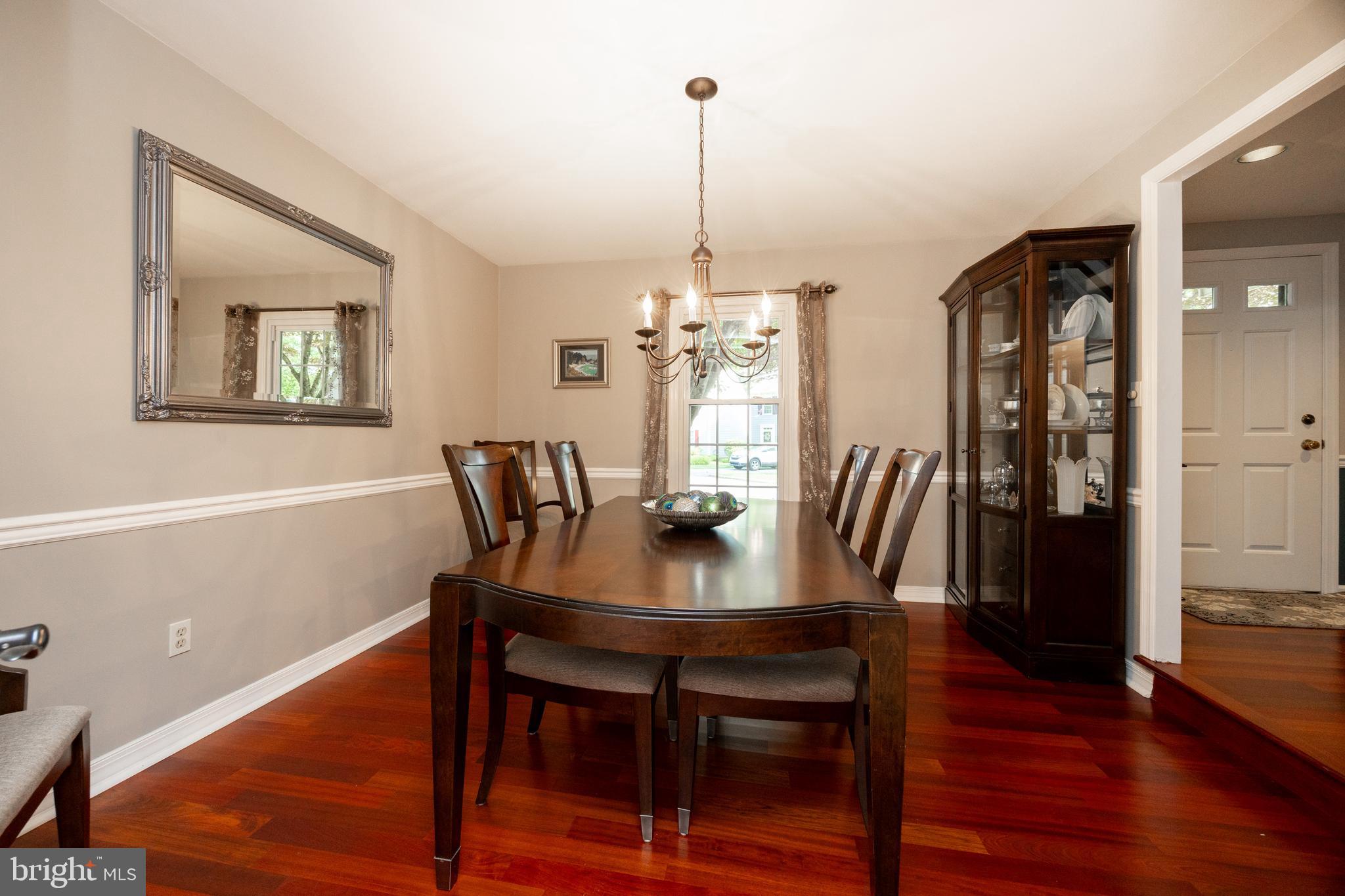 105 Hedgerow Ln