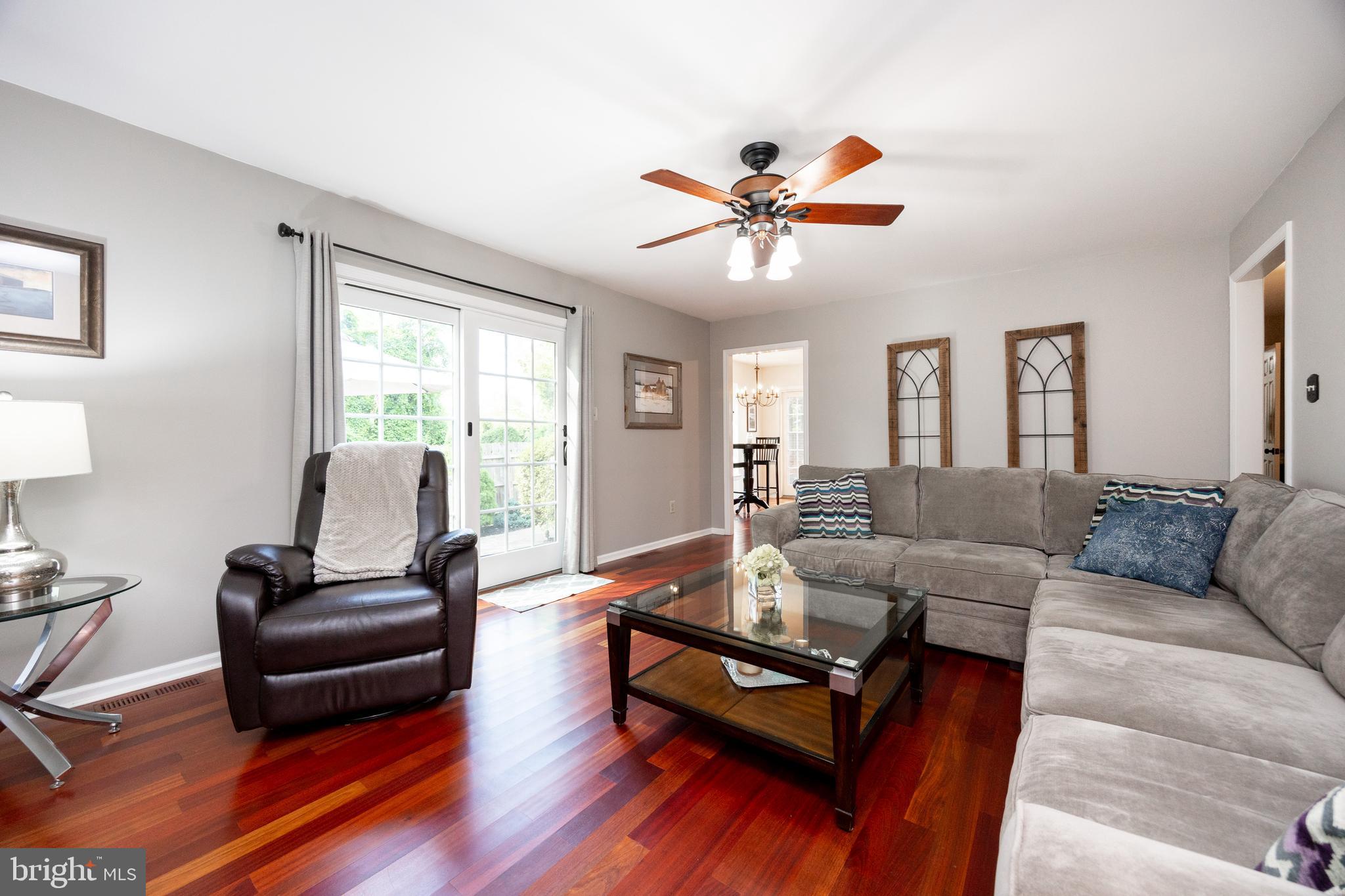 105 Hedgerow Ln