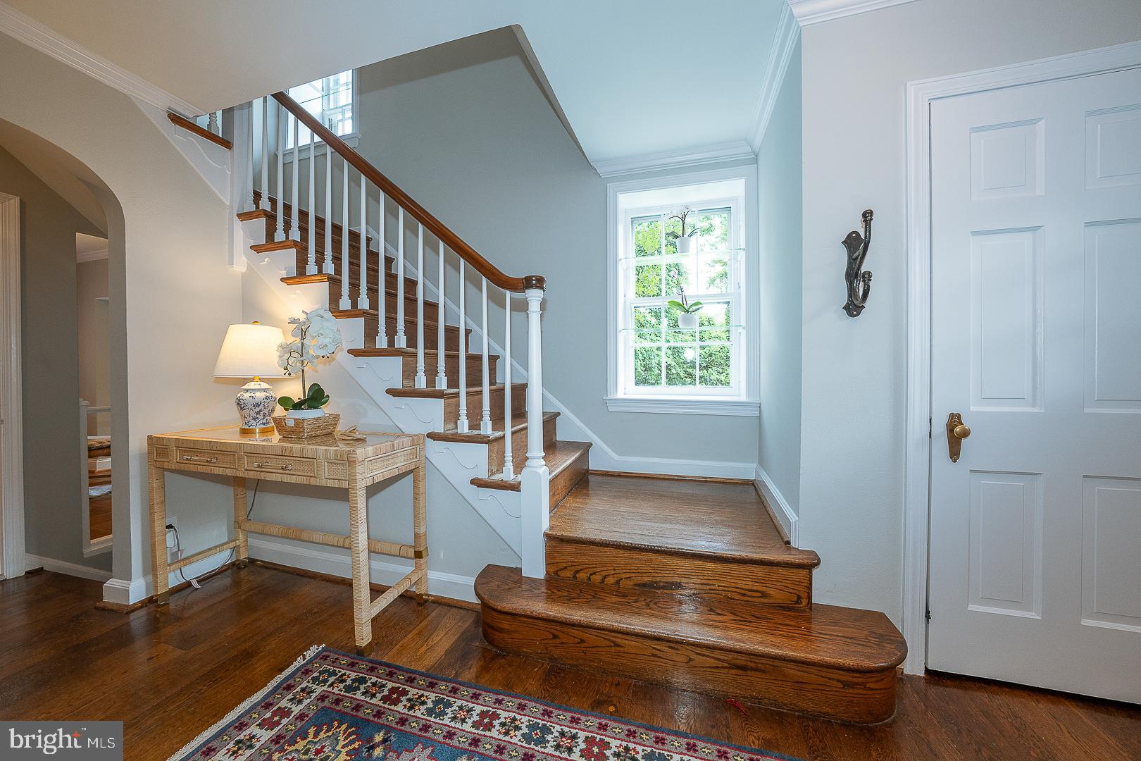 541 W BEECHTREE LANE