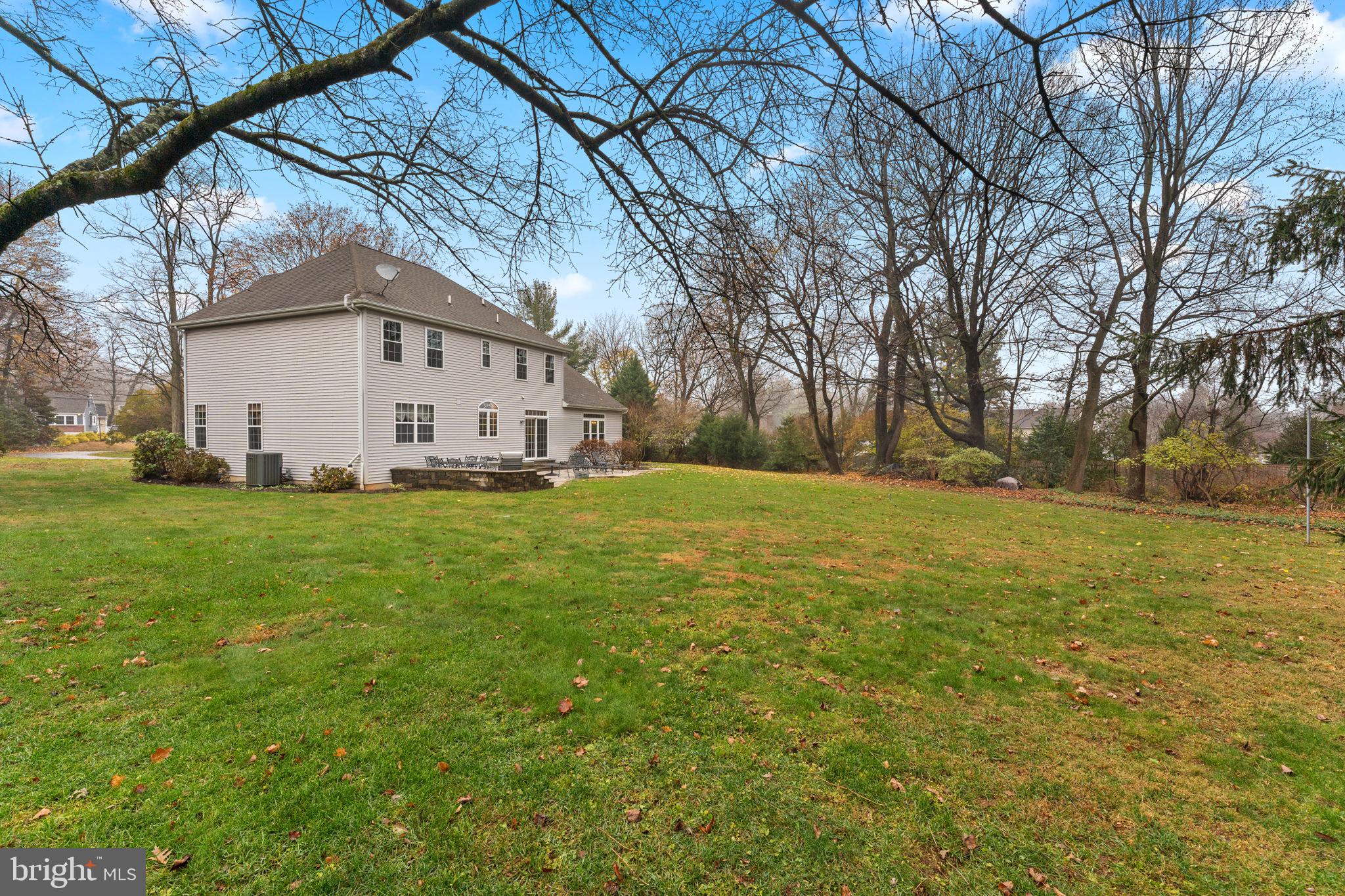 1054 W KING ROAD