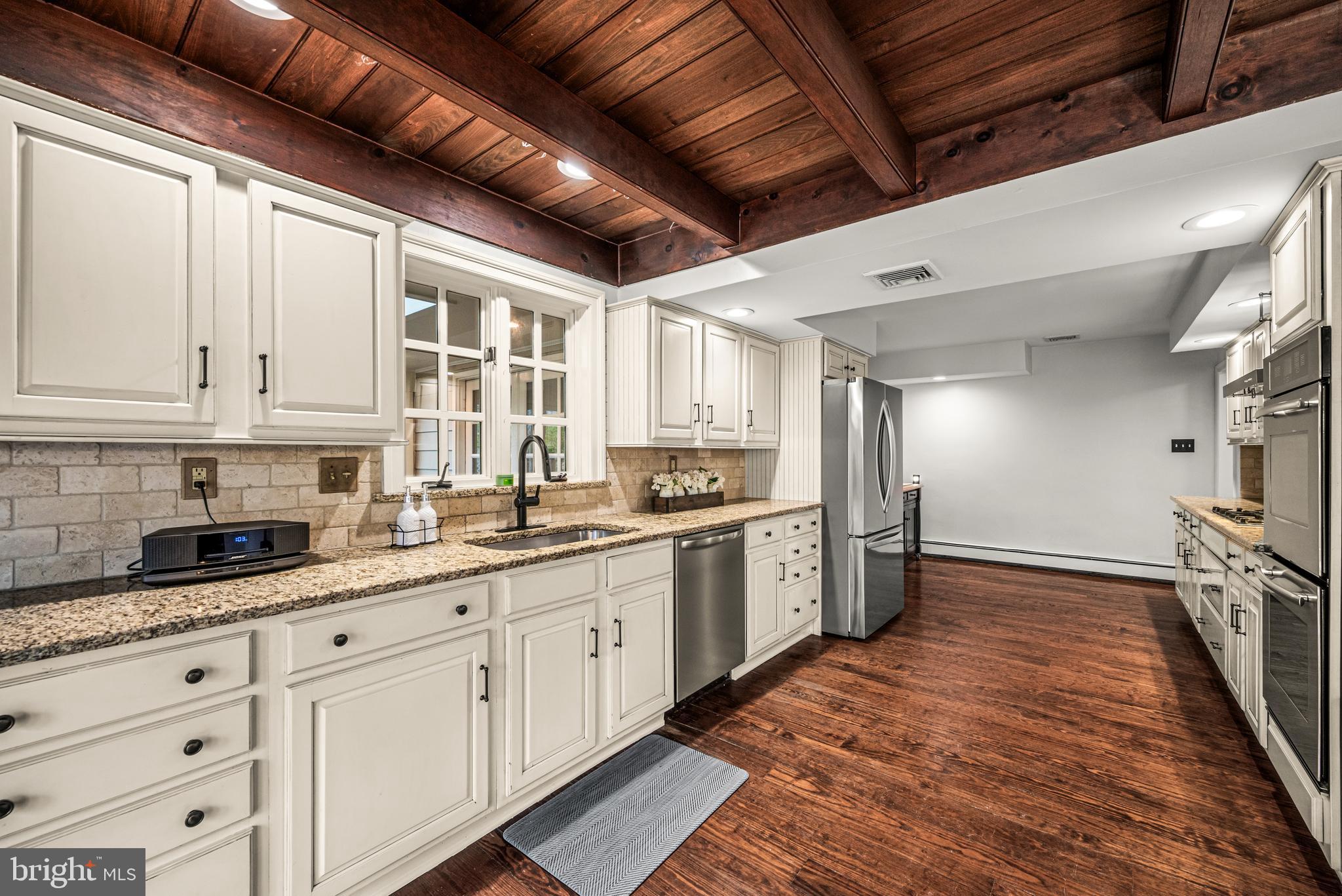 1467 GLENBROOK LANE