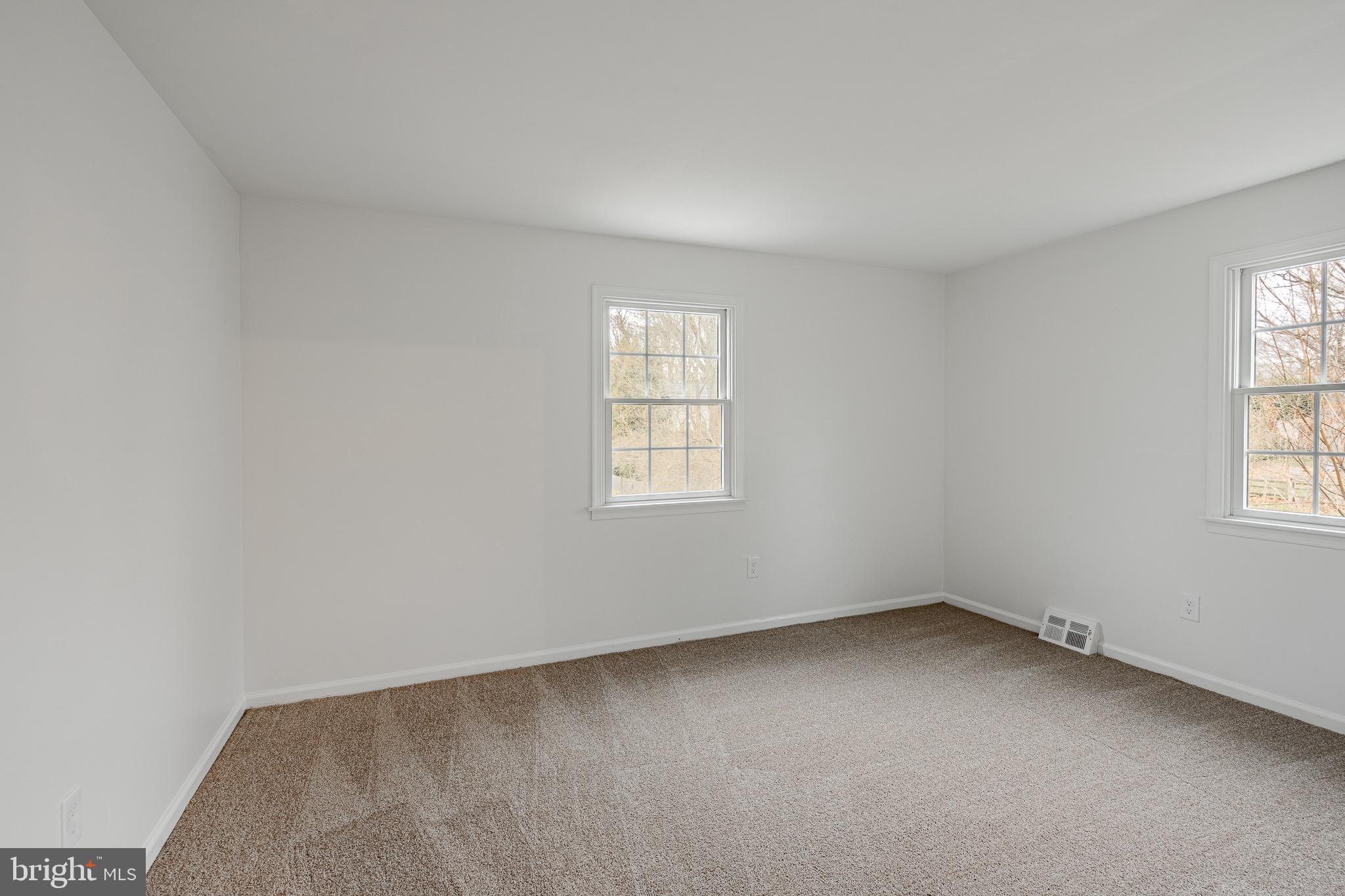 1223 HAWTHORNE LANE