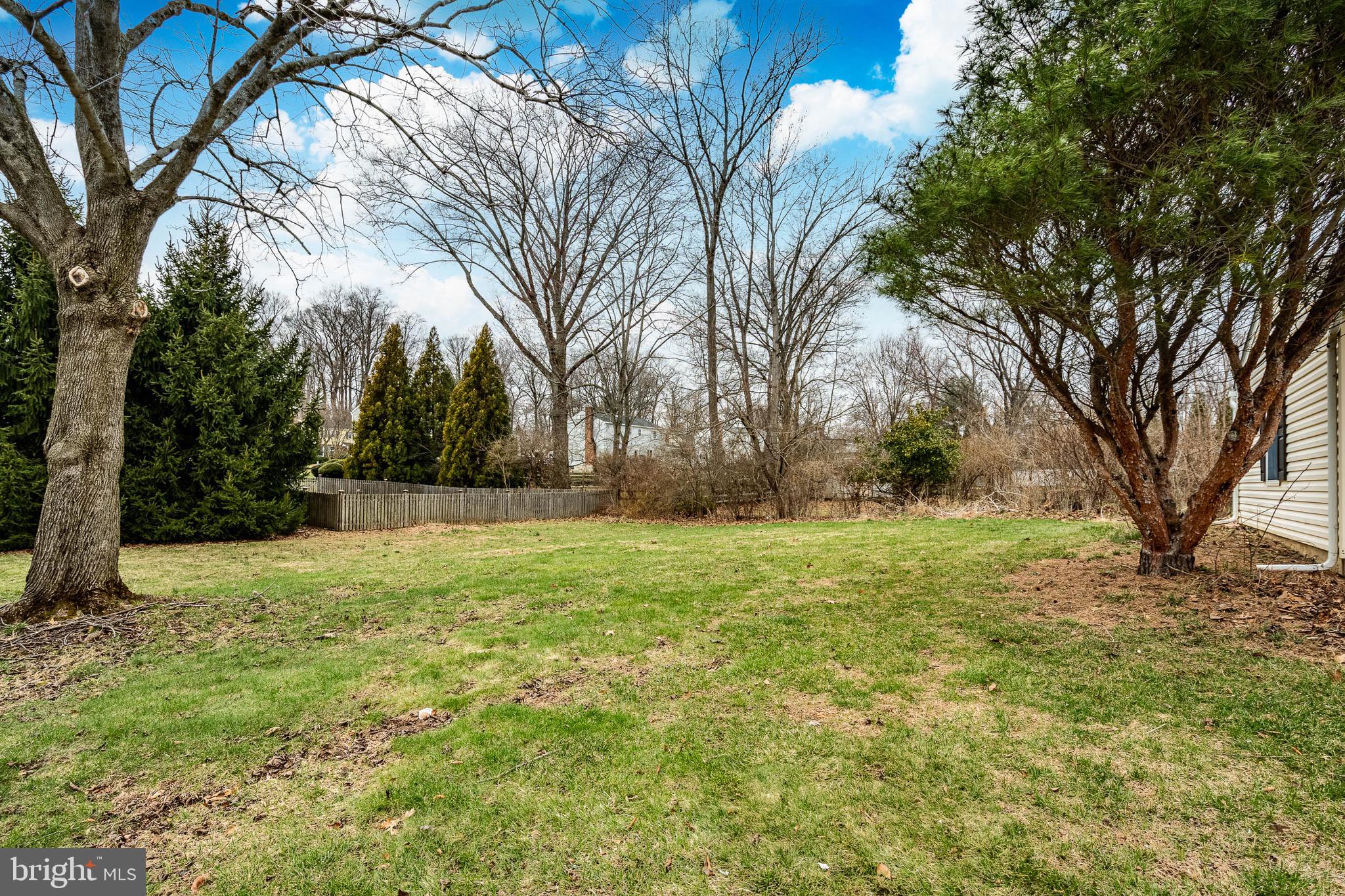 1223 HAWTHORNE LANE