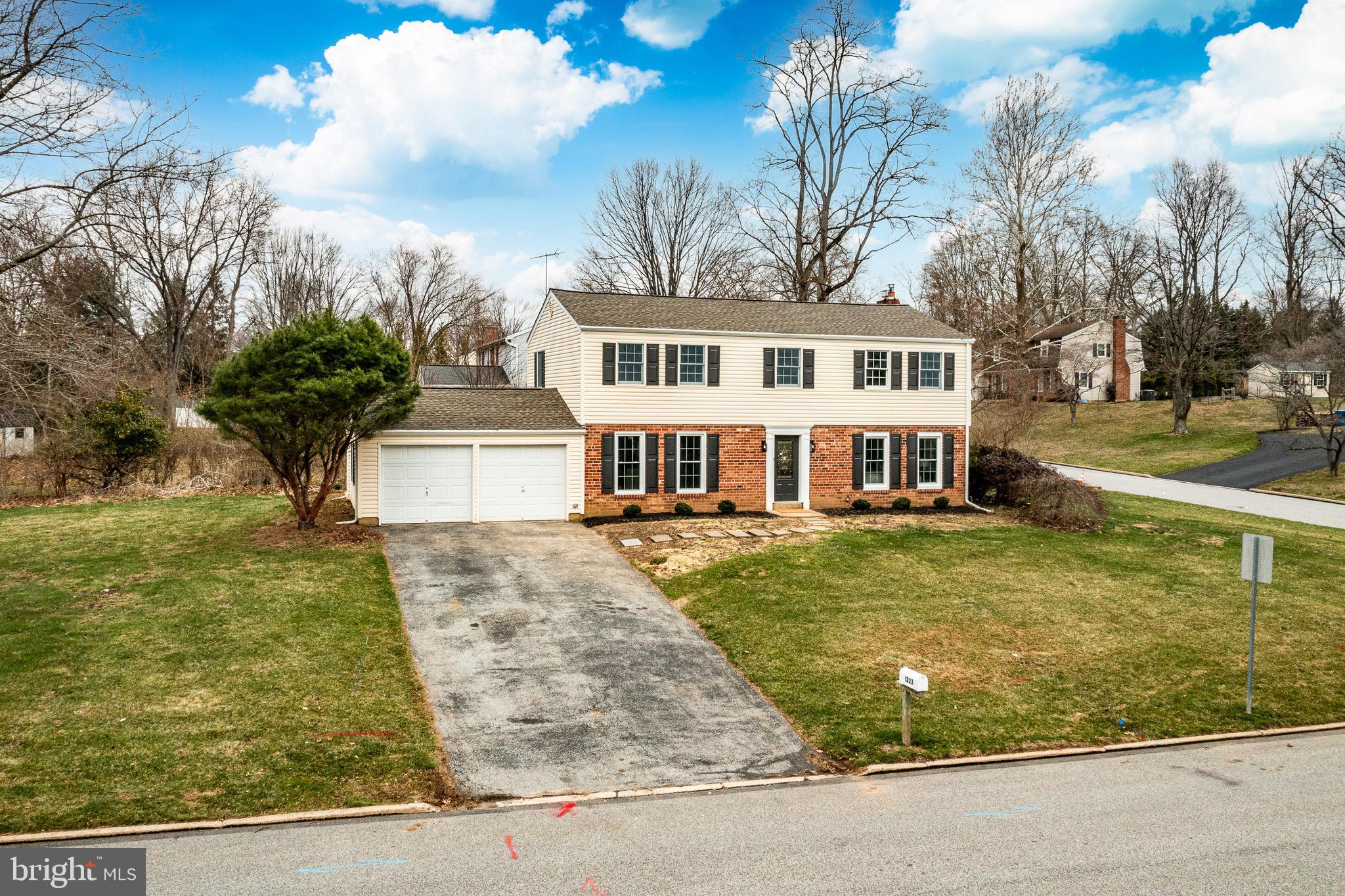 1223 HAWTHORNE LANE