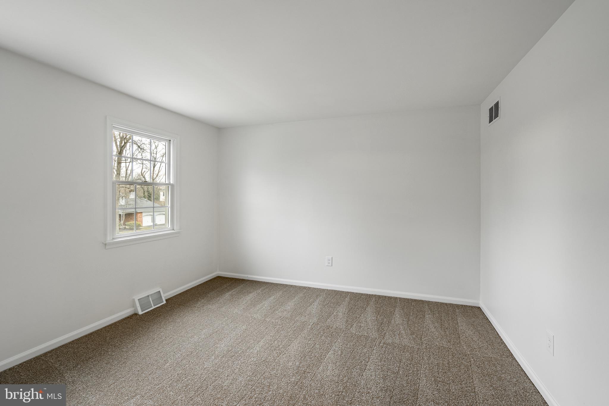 1223 HAWTHORNE LANE