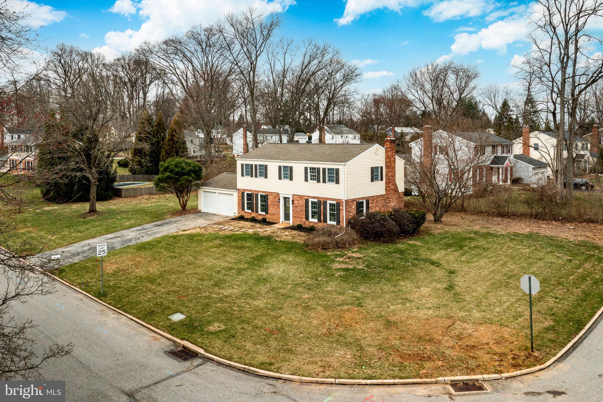 1223 HAWTHORNE LANE
