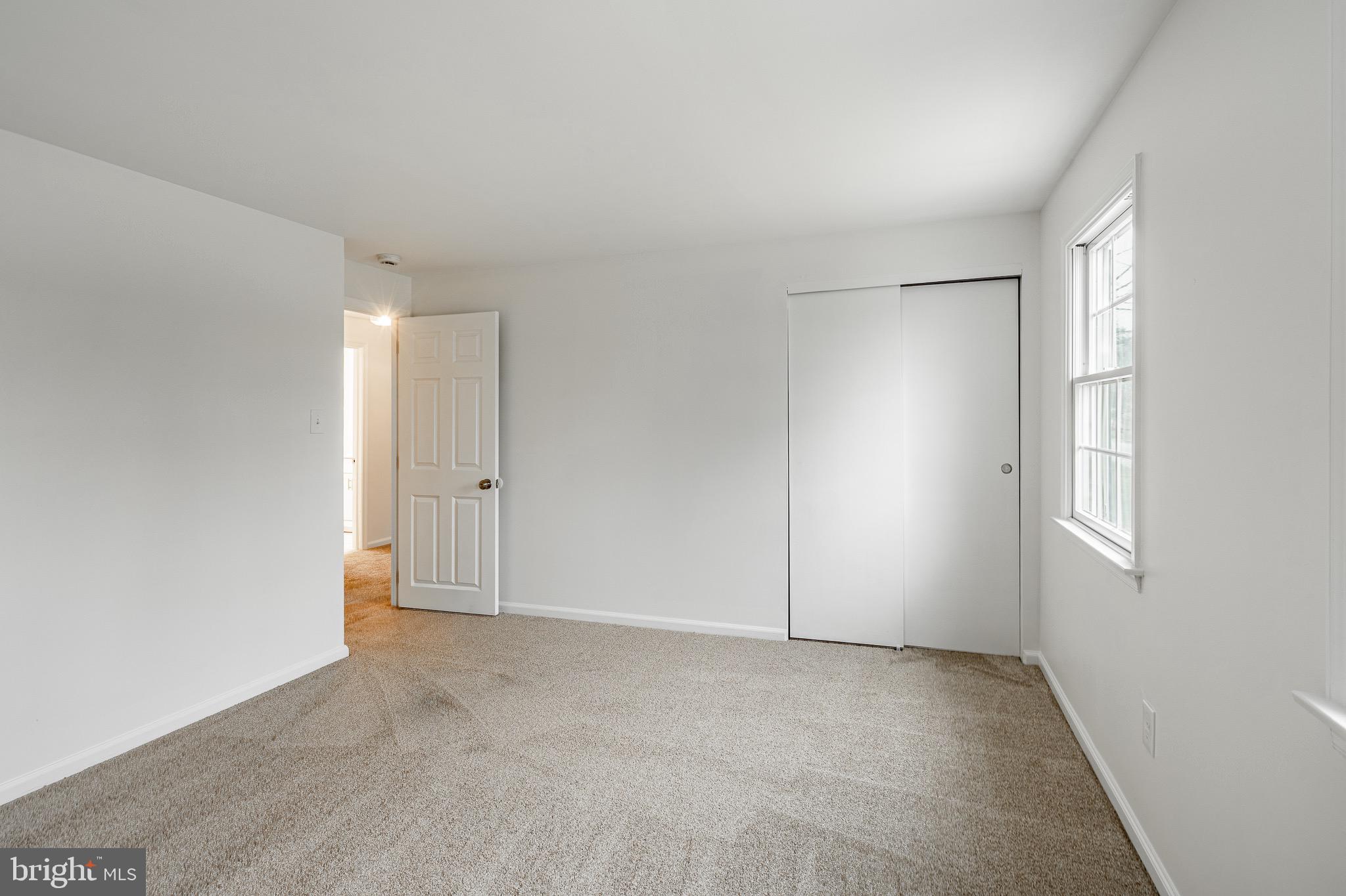 1223 HAWTHORNE LANE